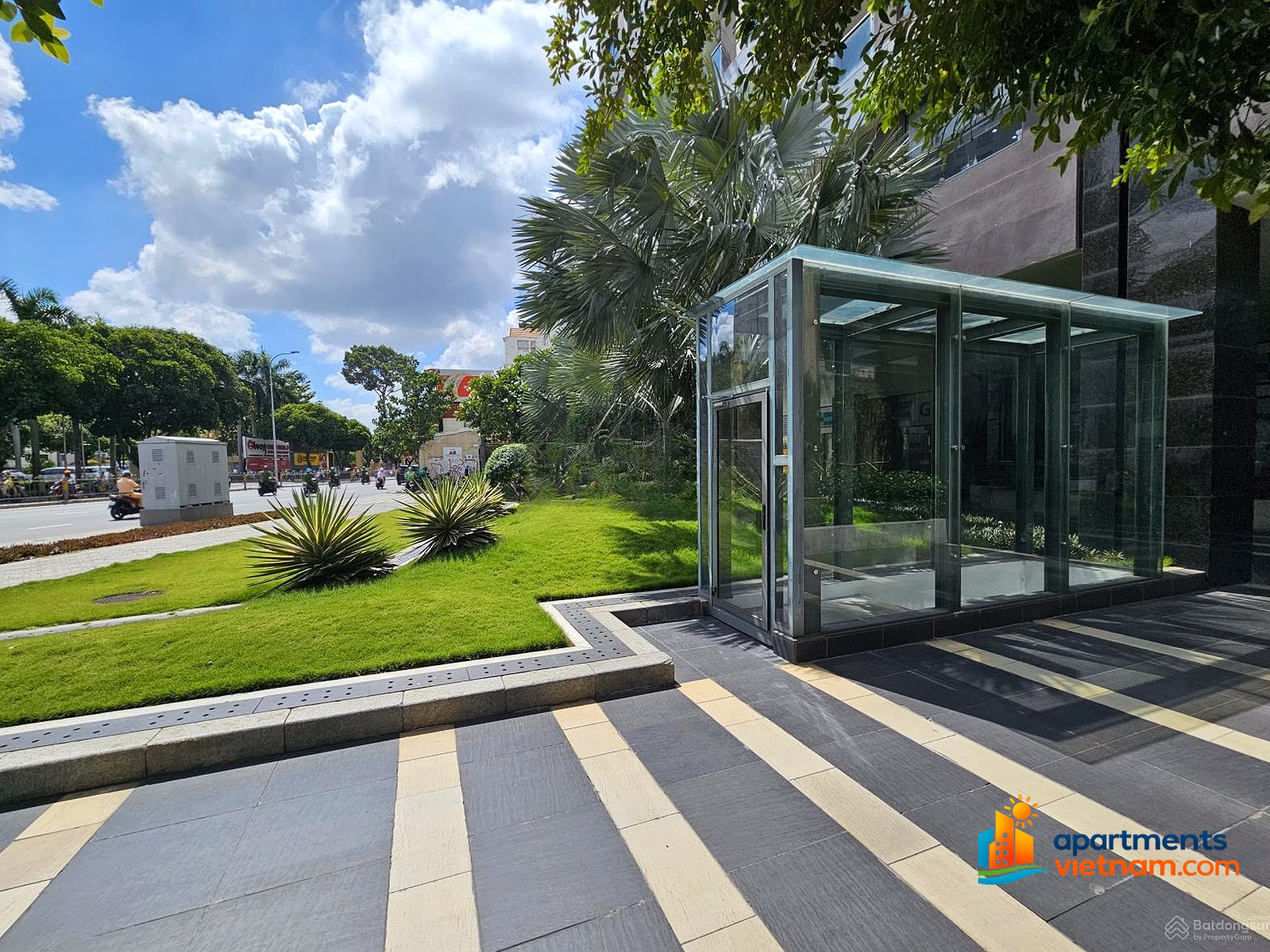I need to sell Kingston Residence Nguyen Van Troi apartment, area 80m2 - price: 7 billion