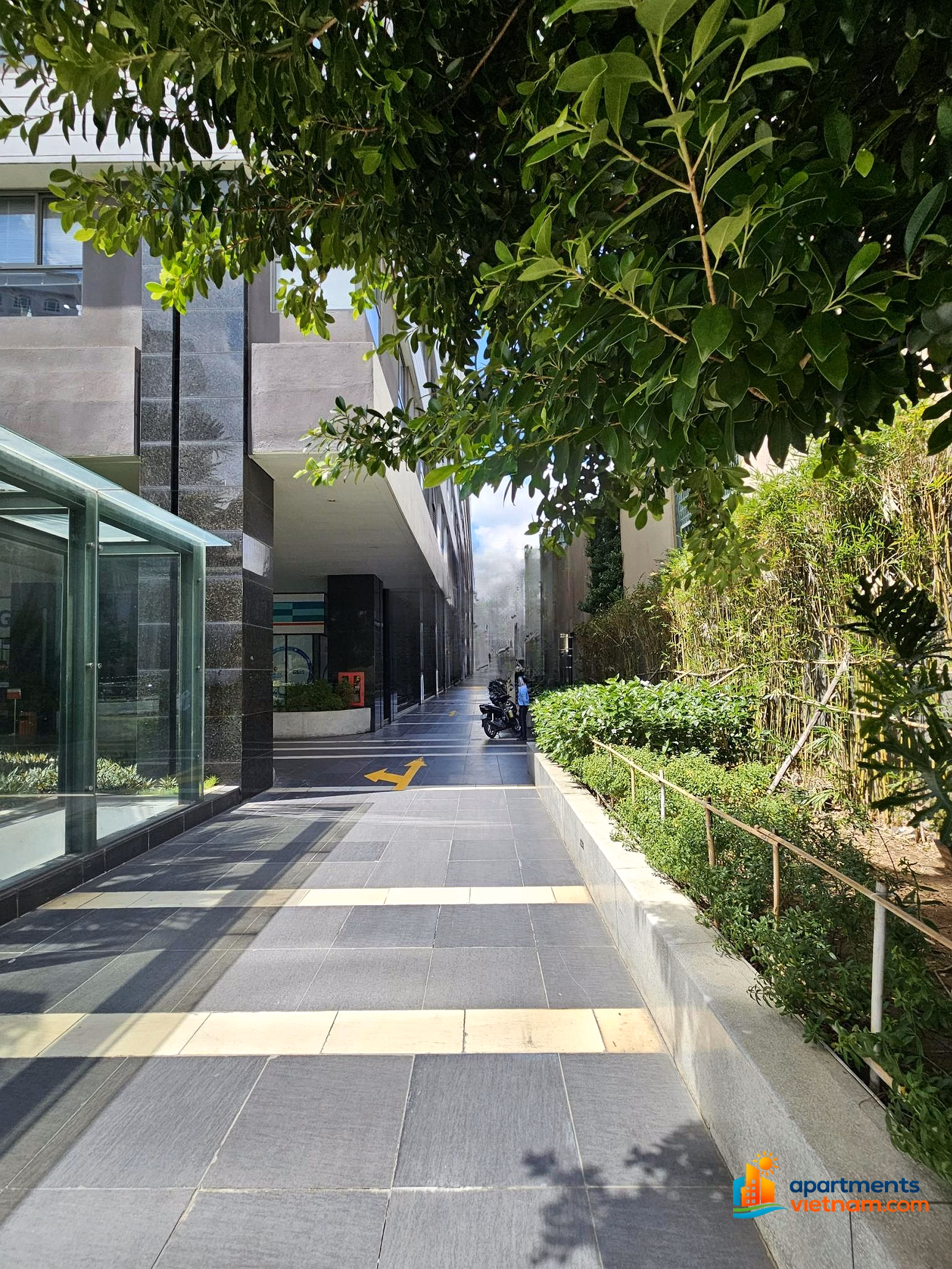 I need to sell Kingston Residence Nguyen Van Troi apartment, area 80m2 - price: 7 billion