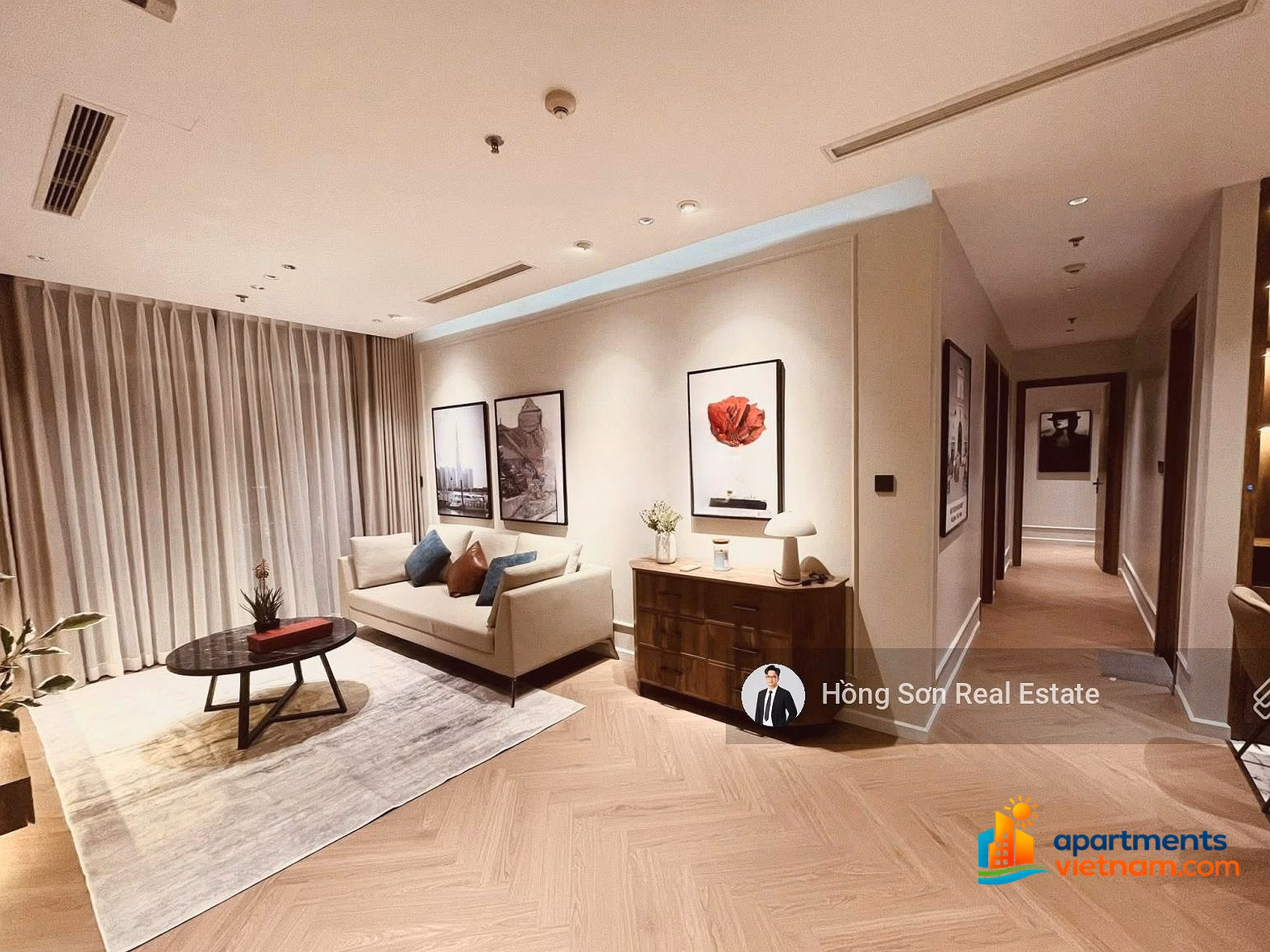 Vinhomes Central Park 3-bedroom apartment for sale priced from 14.3 billion, many apartments have river view windows & LM81, contact 0922 565 ***