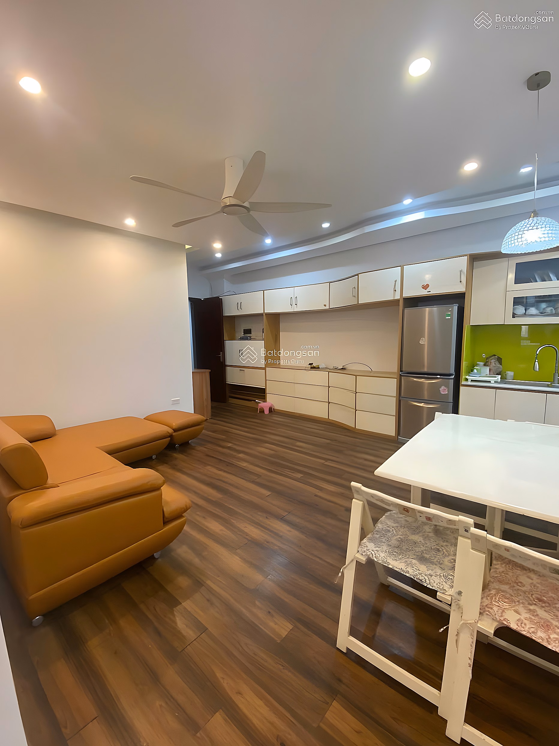 FOR SALE LOCATION TO C7 BUILDING HO GIANG VO, area 80m, 3 bedrooms, 2 bathrooms, fully furnished, balcony with nice view