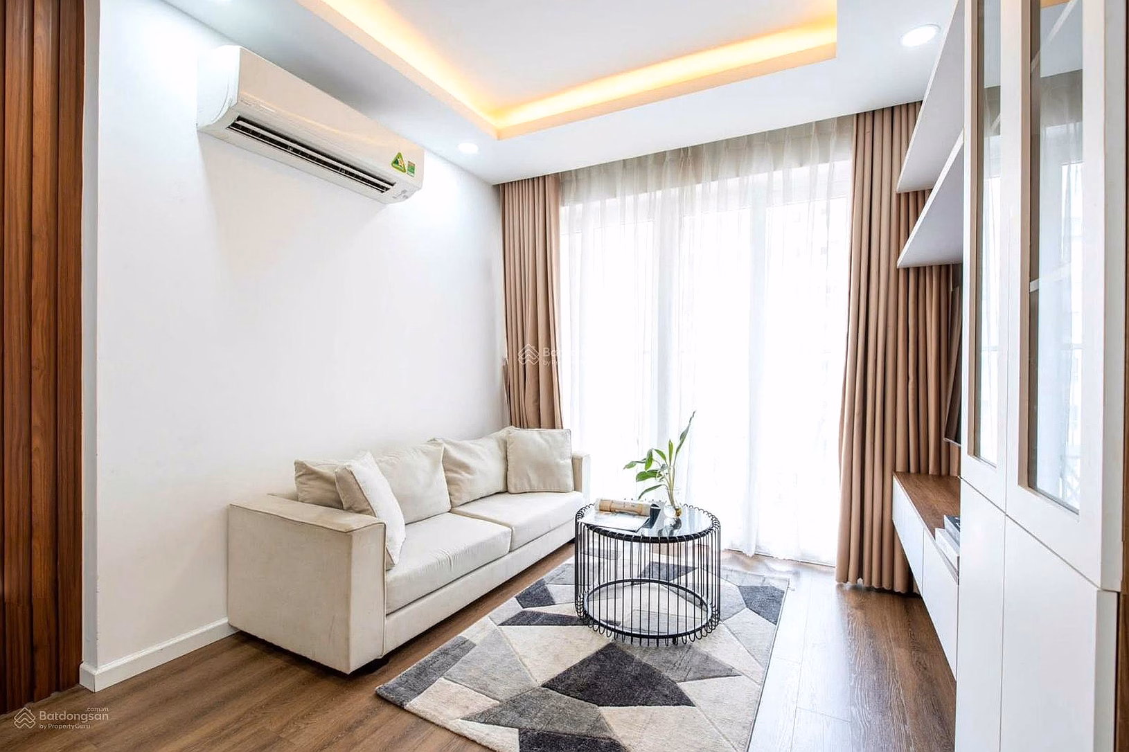 Sky Center Pho Quang apartment for sale, 2 bedrooms, 2 bathrooms for only 6.1 billion - Contract Sale [House available for immediate delivery] Keep the key