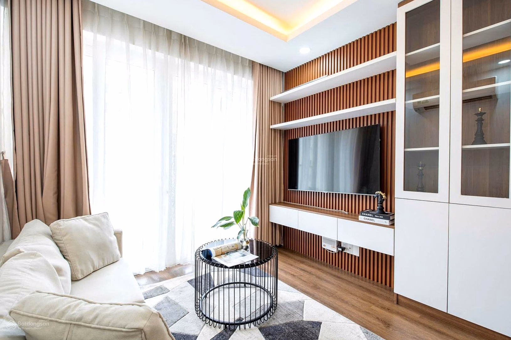 Sky Center Pho Quang apartment for sale, 2 bedrooms, 2 bathrooms for only 6.1 billion - Contract Sale [House available for immediate delivery] Keep the key