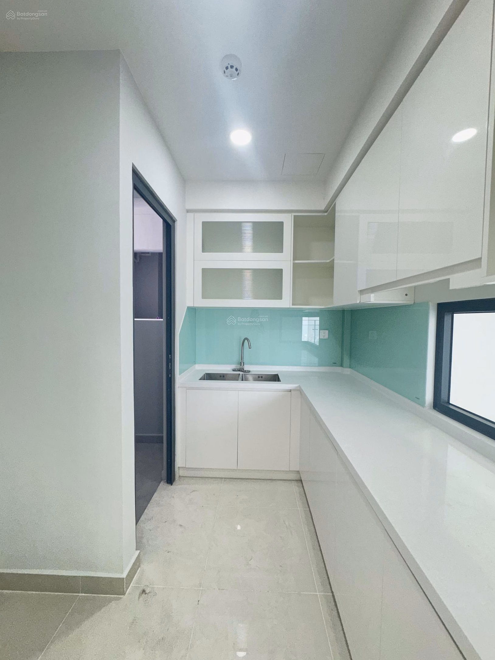 Quick sale internal capacity 3 bedroom corner apartment only 6 billion 5 90m2 all in D-Homme Hong Bang District 6 super nice view