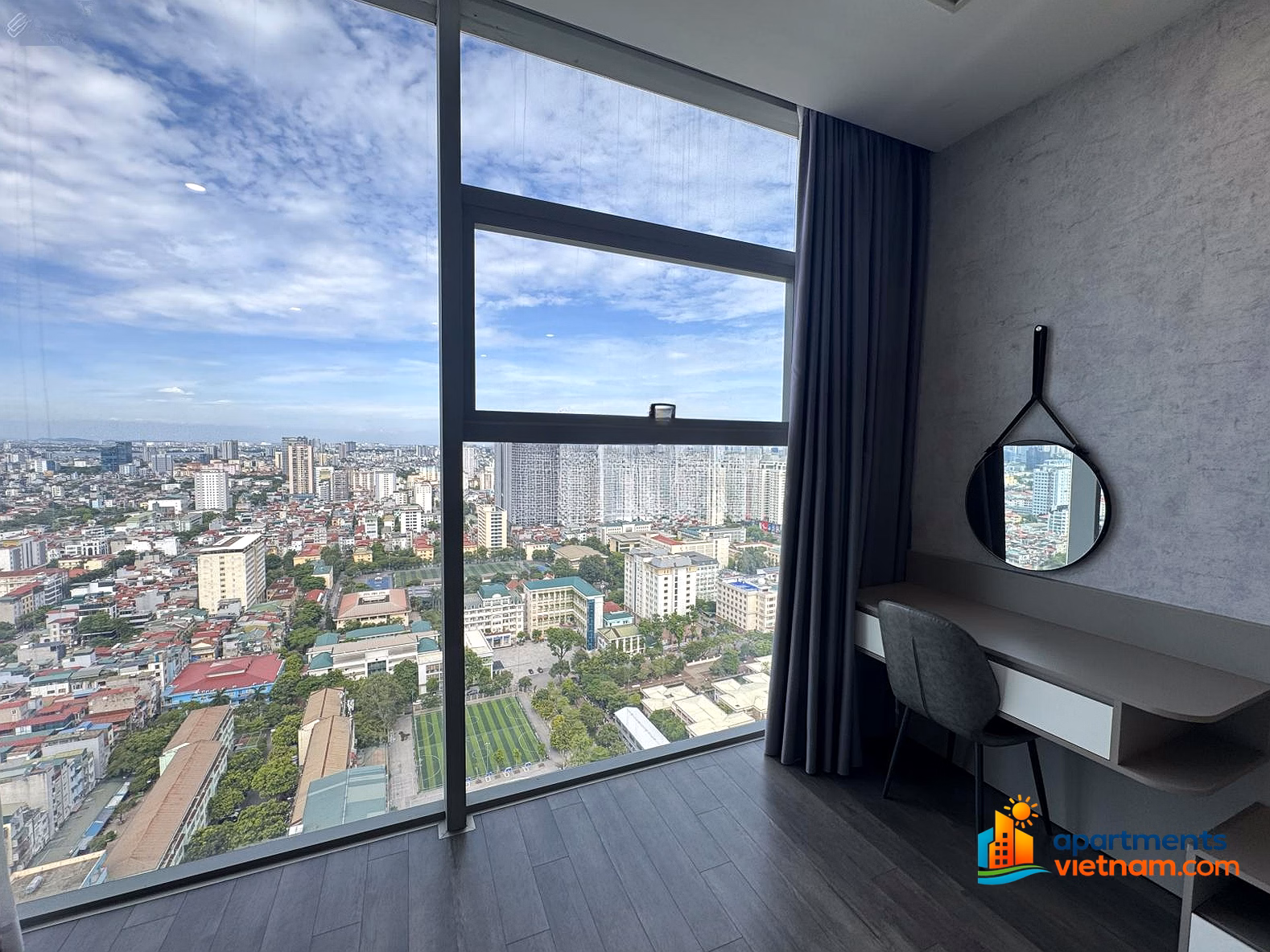 Thi has a 3-bedroom apartment in The Nine, spacious living room, fully furnished, 145m², airy view, super nice house, price 32 million