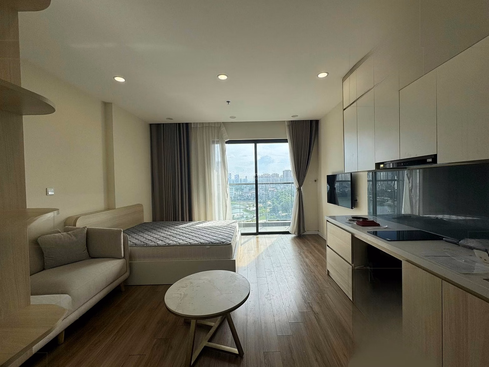 Thi has 8 studio apartments for rent from the owner. TRINITY TOWER. Price from only 9 million. View house 24/24