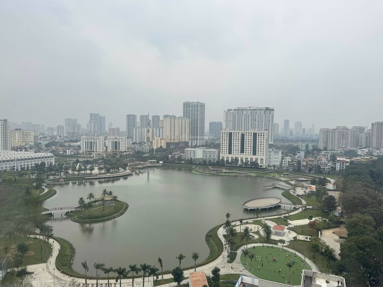 Thi has 8 studio apartments for rent from the owner. TRINITY TOWER. Price from only 9 million. View house 24/24