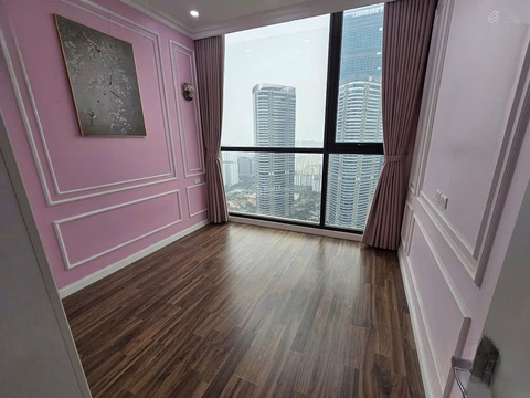 Penthouse Skylake S2 ​​for rent - 134m2 - 3 bedrooms - High floor with top view - Basic furniture - Come in now