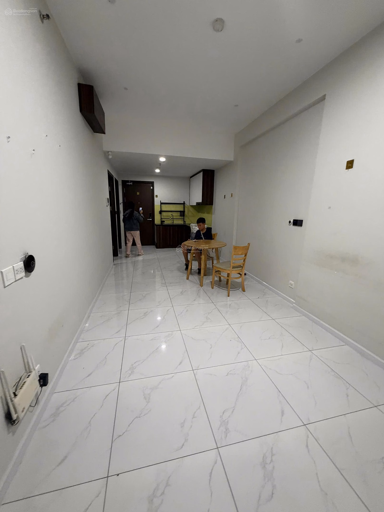 Owner needs to sell 50m2 apartment, full price 2,550 billion, move in immediately