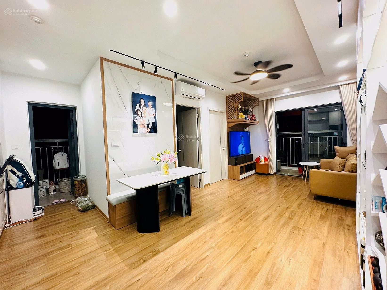 Selling 3-bedroom corner lot apartment, Building N04 Golden Tim view Ciputra, 70m², fully furnished, Dong Ngac, Hanoi