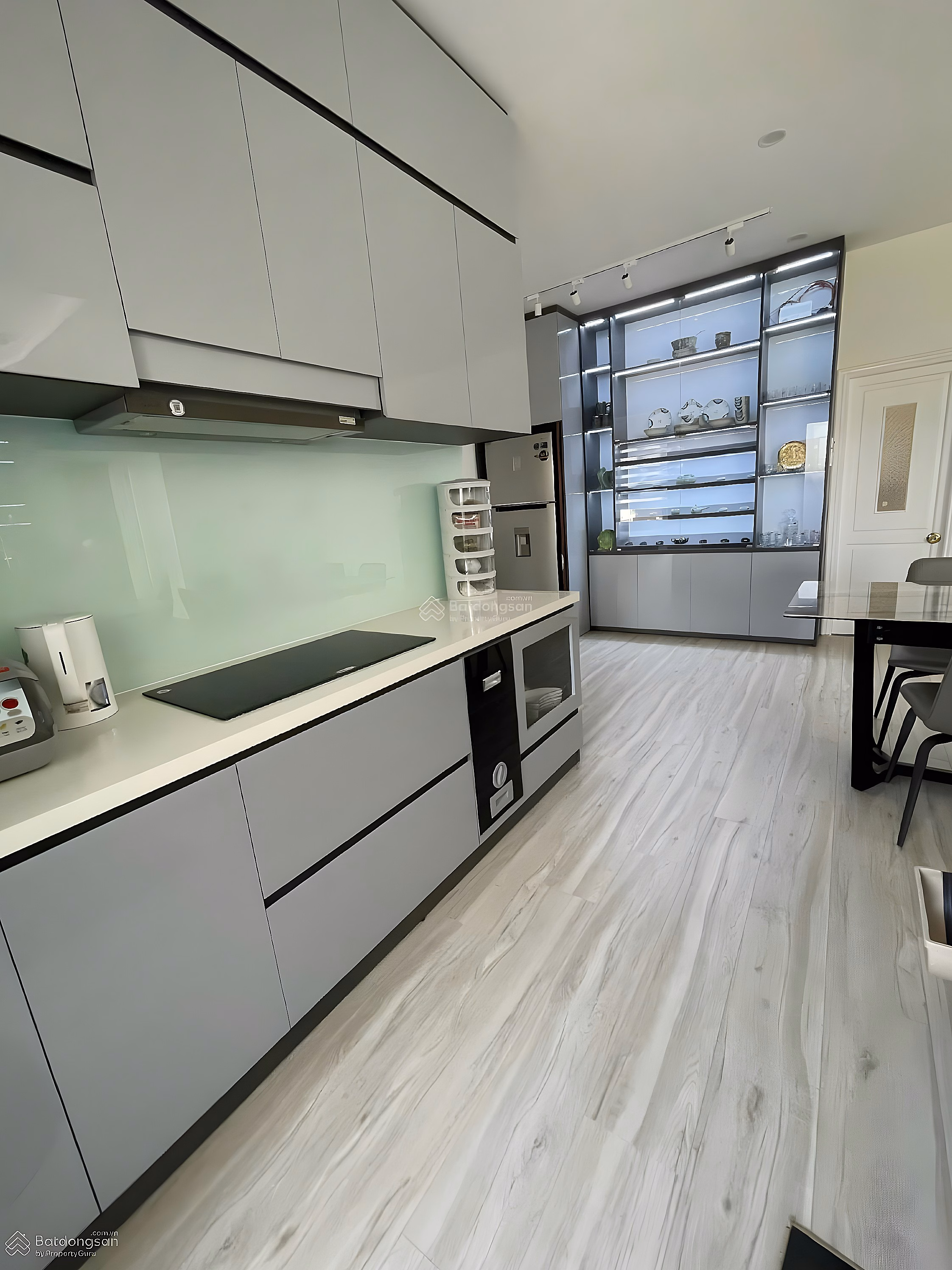 Apartment for rent in Da Nang Plaza, 3 bedrooms, frontage on Tran Phu, Hai Chau, Da Nang