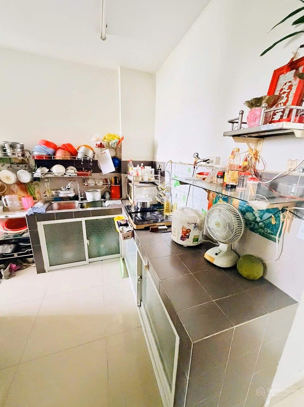 CORNER APARTMENT VIEWING SAIGON RIVER ONLY 3.3 BILLION, 62M2 (2 BEDROOM + 2WC) ORIGINAL HOUSE, LONG RED BOOK