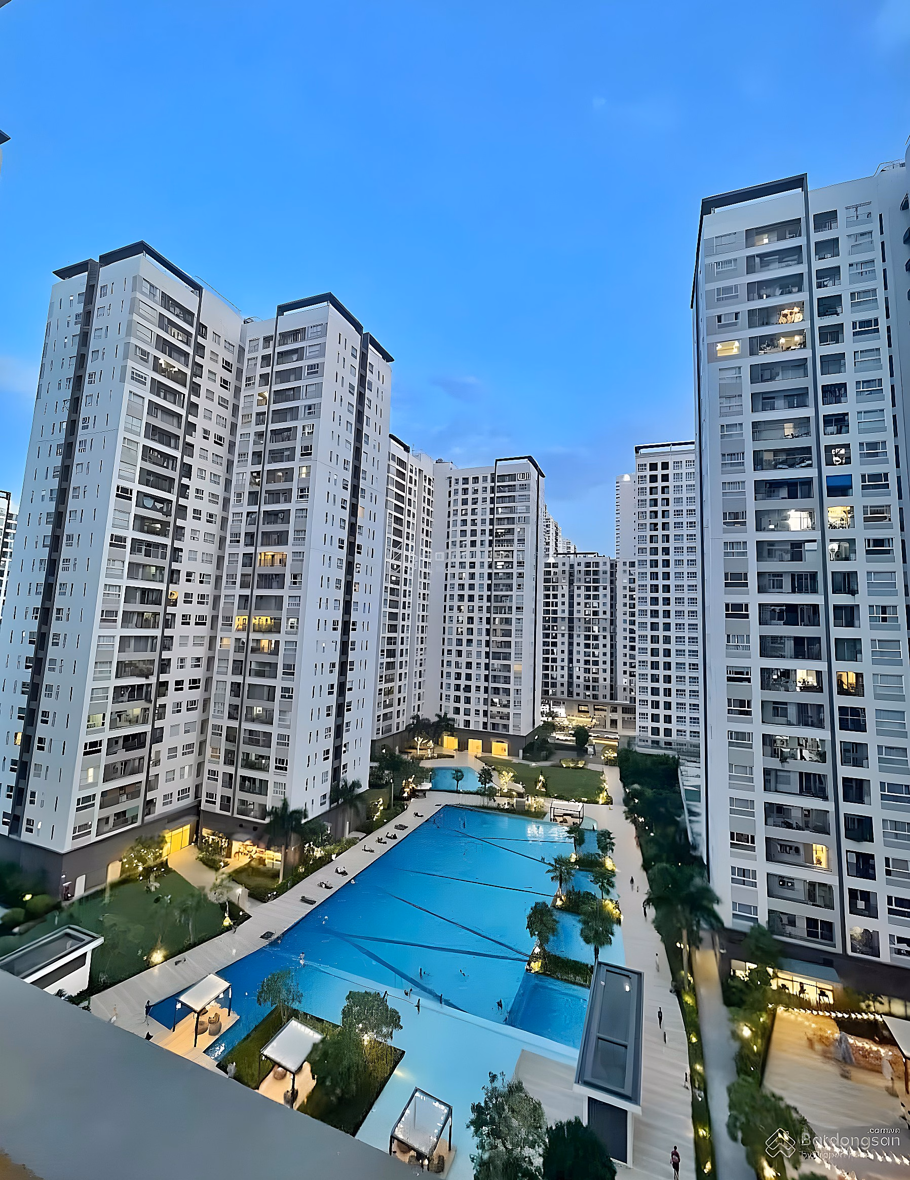 Sunrise Riverside sells 2-bedroom apartment for 5.4 billion. Pink book. Contact 0932 011 ***