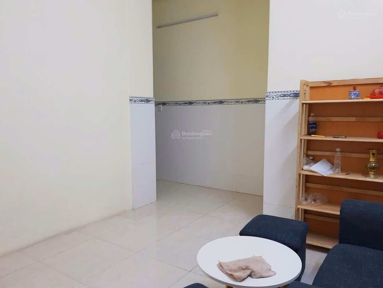 Urgent sale ground floor apartment 212B Nguyen Trai - Oc Dao area, District 1, area 51m2, 2 bedrooms, 1 bathroom, price 4 billion***