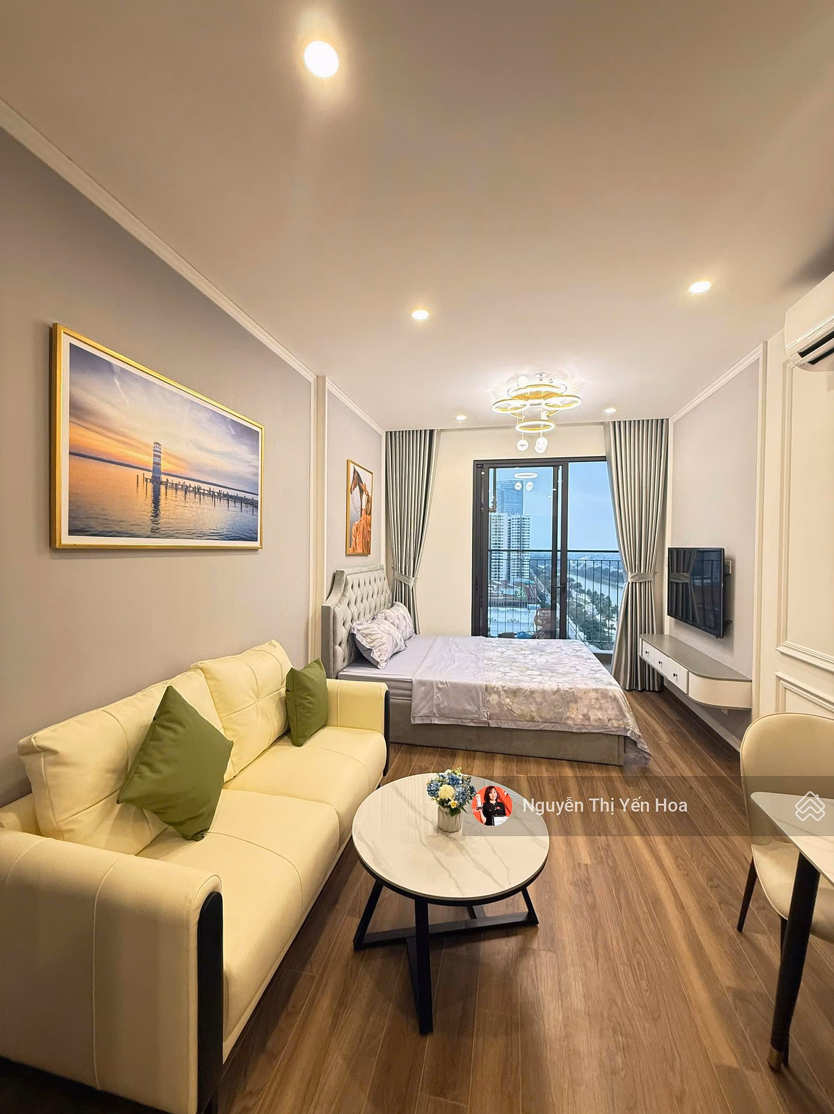 Studio apartment for sale 30m² facing Southeast, view of coral river & Briton school, full of beautiful furniture, price only 2.6x billion