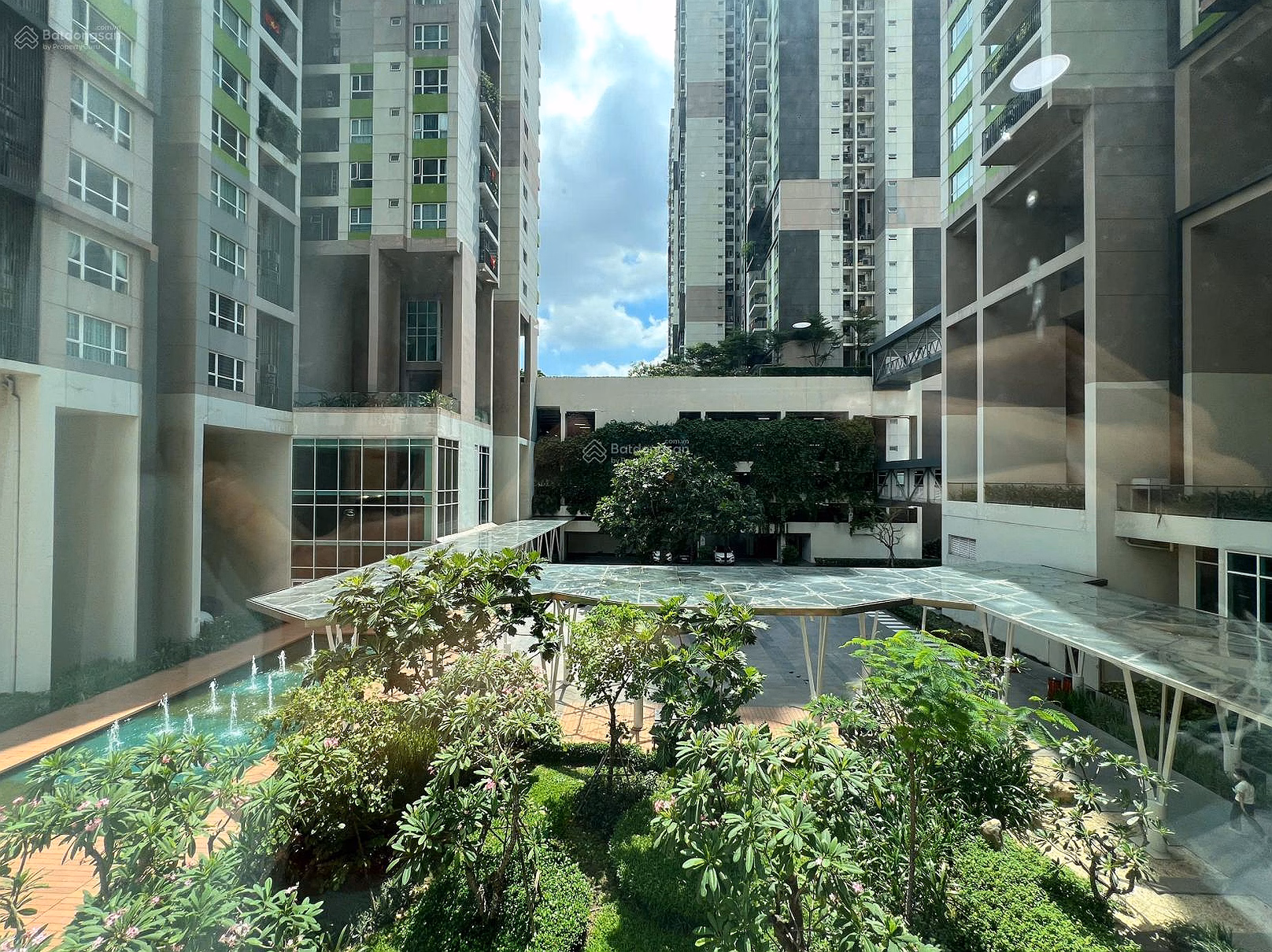 Selling 6-bedroom duplex apartment, corner 3 frontage on Vista Verde, large actual floor area of ​​350m2