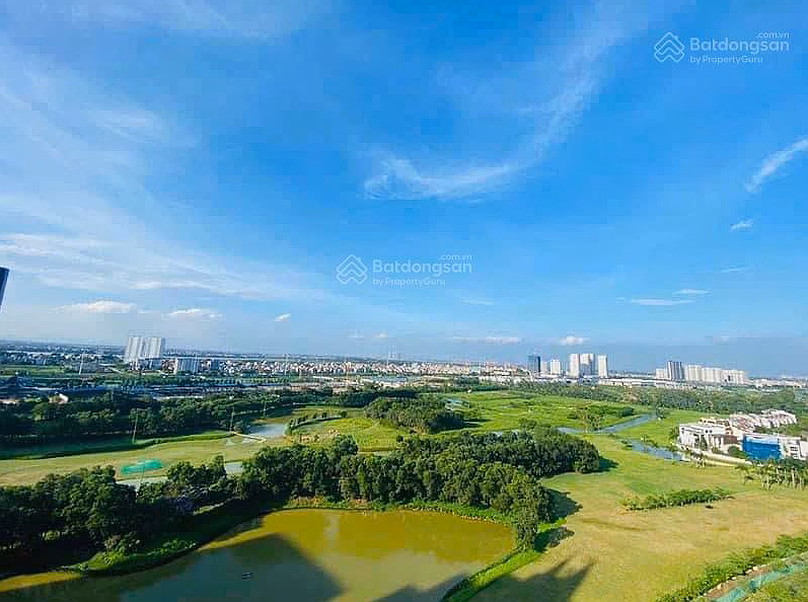 OWNER SELLING 3 BEDROOM APARTMENT IN S5 SUNSHINE CITY BUILDING - WITH LIVING ROOM BALCONY AND CIPUTRA GOLF COURSE VIEW - SUPER BEAUTIFUL