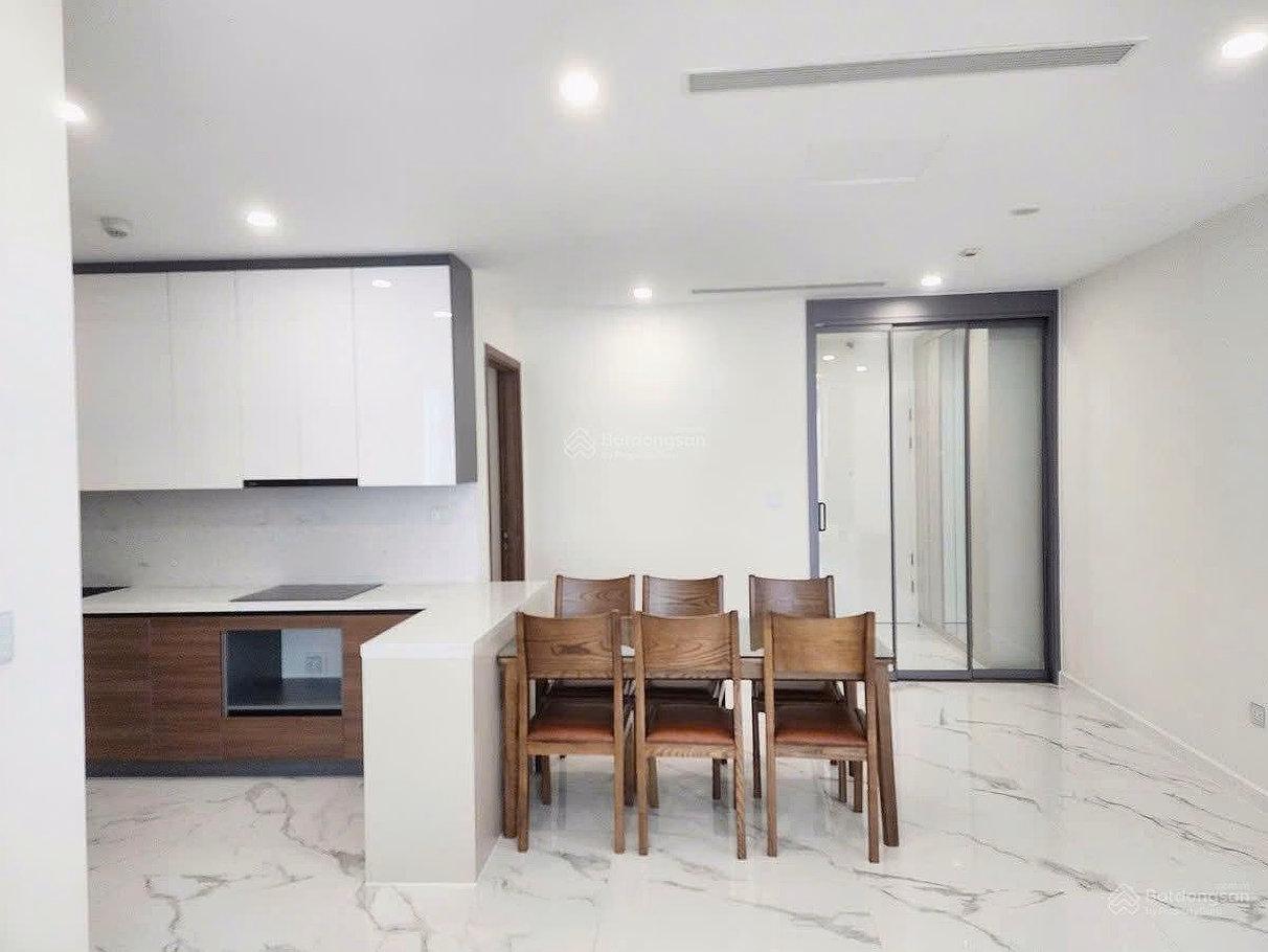 OWNER SELLING 3 BEDROOM APARTMENT IN S5 SUNSHINE CITY BUILDING - WITH LIVING ROOM BALCONY AND CIPUTRA GOLF COURSE VIEW - SUPER BEAUTIFUL