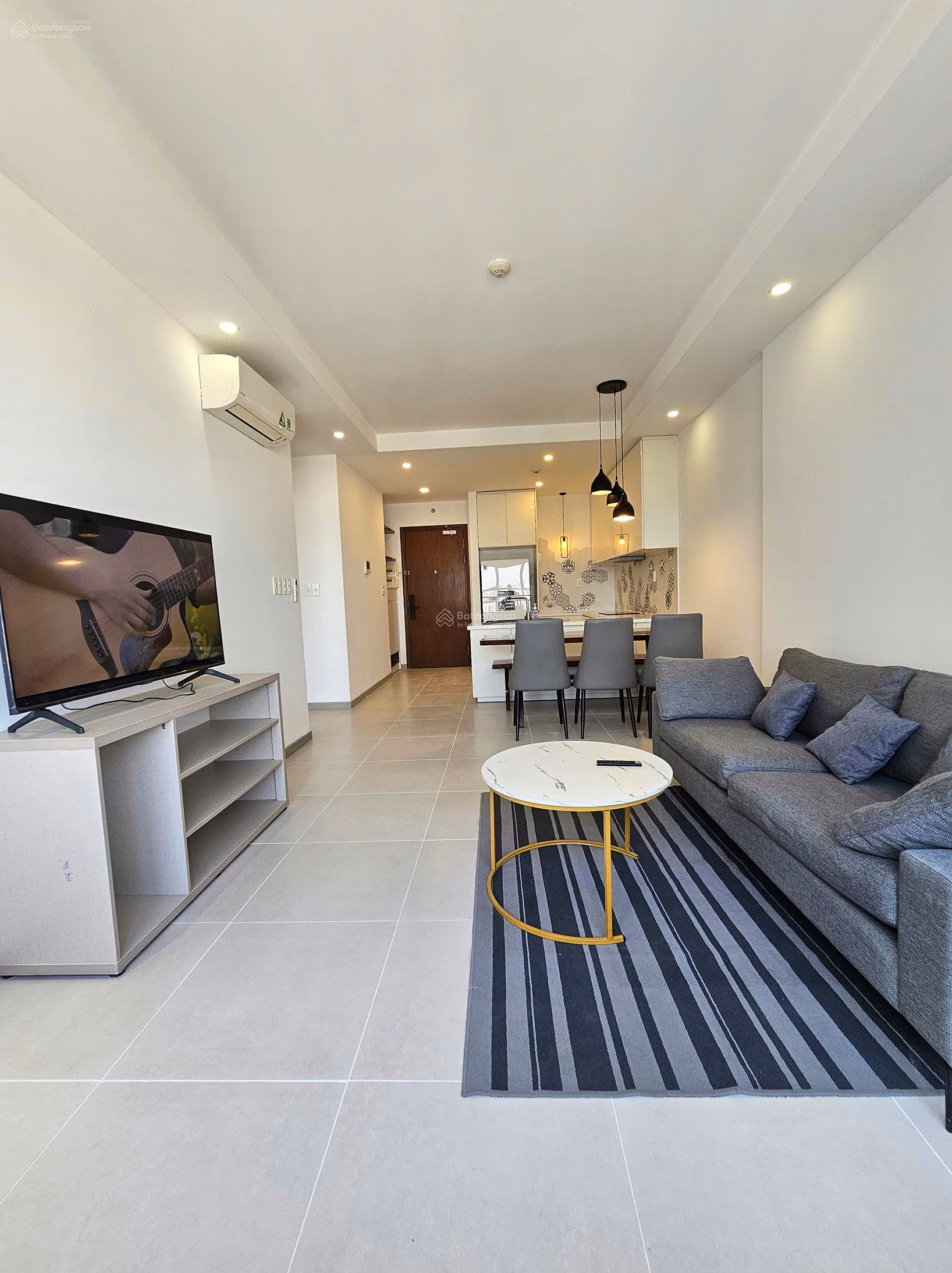 Selling apartment The Gold View, 6.7 billion, 69m2, 2 bedrooms + 1 bathroom at Ben Van Don, District 4, super bargain price