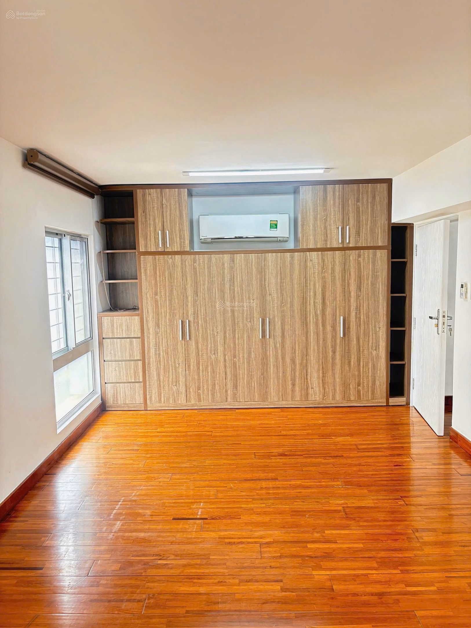 Urgent. Urgent sale of Sky Garden 1 apartment, corner apartment, high floor, 171m2, price 8.1 billion - cheapest on the market