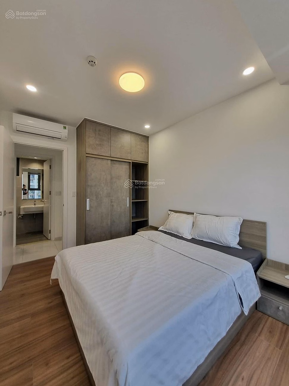 Beautiful apartment with 2 bedrooms, 2 bathrooms, fully furnished, just bring suitcase in Precia District 2, price 16.5 million - 0932 798 ***