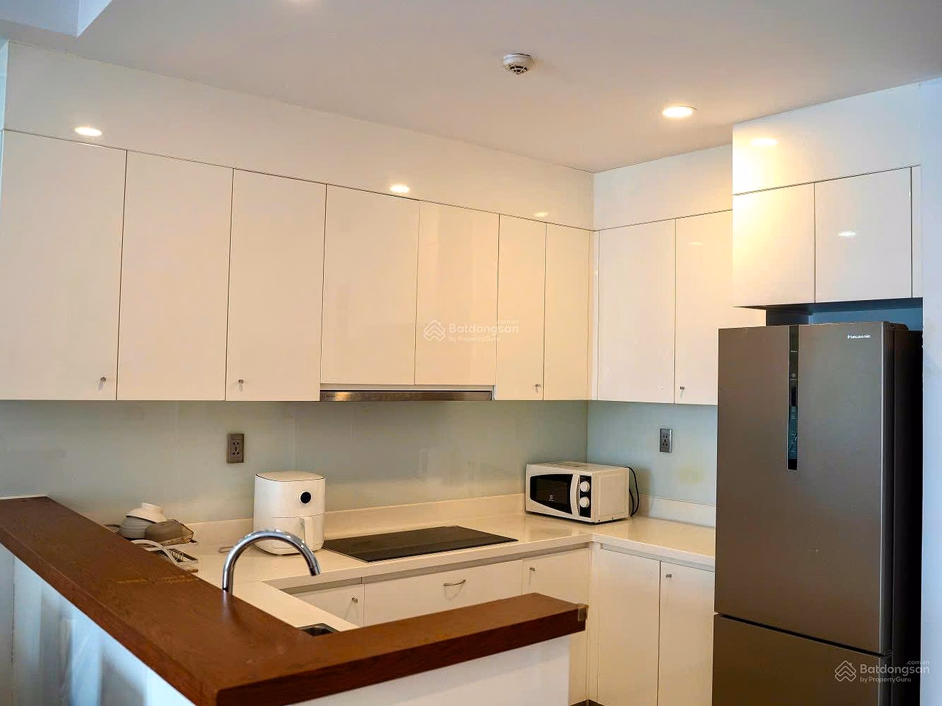 Selling apartment The Gold View, 6.5 billion, 68m2, 2 bedrooms, 1 bathroom at Ben Van Don Street, District 4, Ho Chi Minh City. SOON TO MAKE THE PINK BOOK