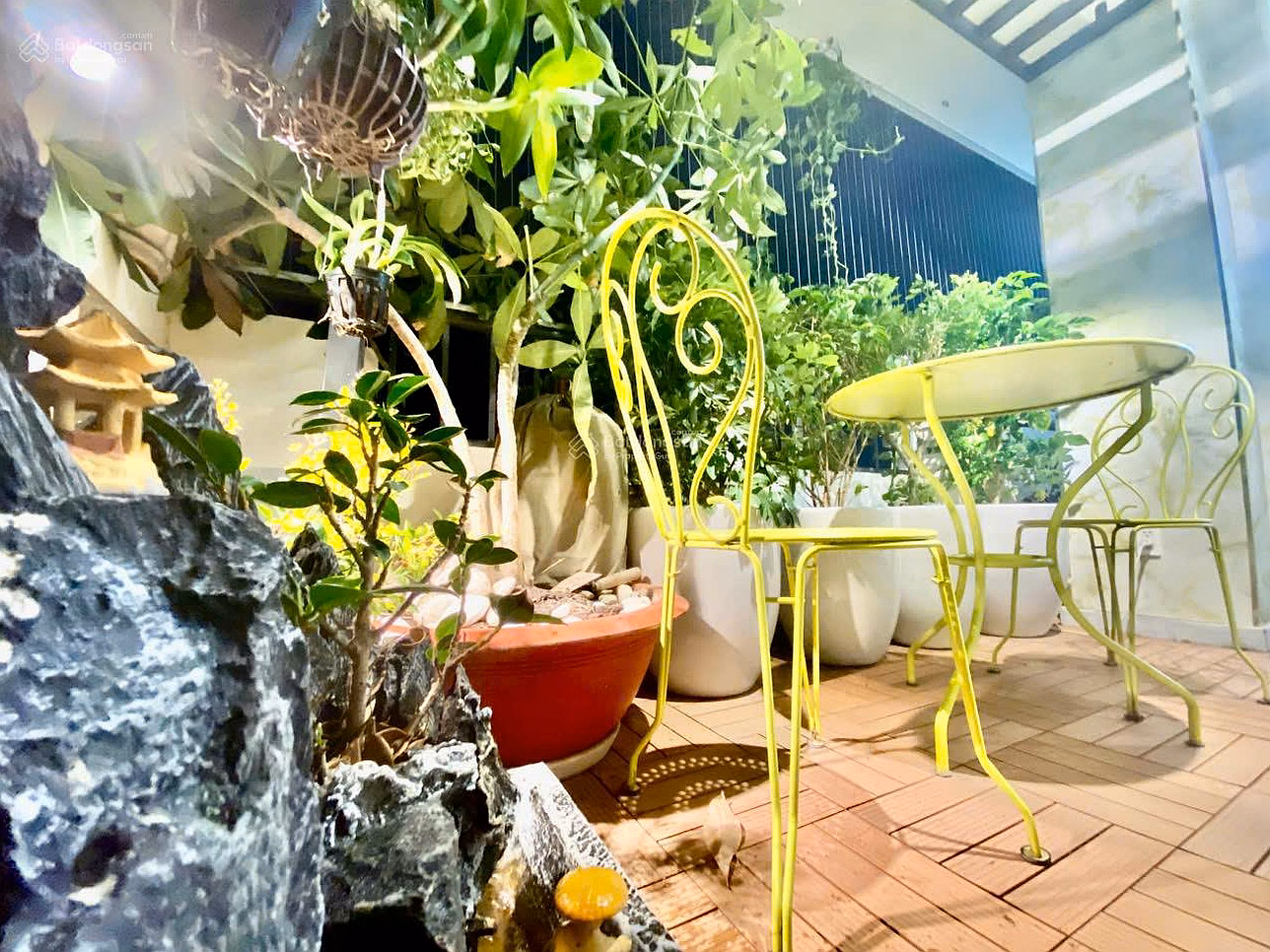 Urgent sale of luxury apartment Duplex Canh Vien 2, right on C Phu My Hung street, District 7