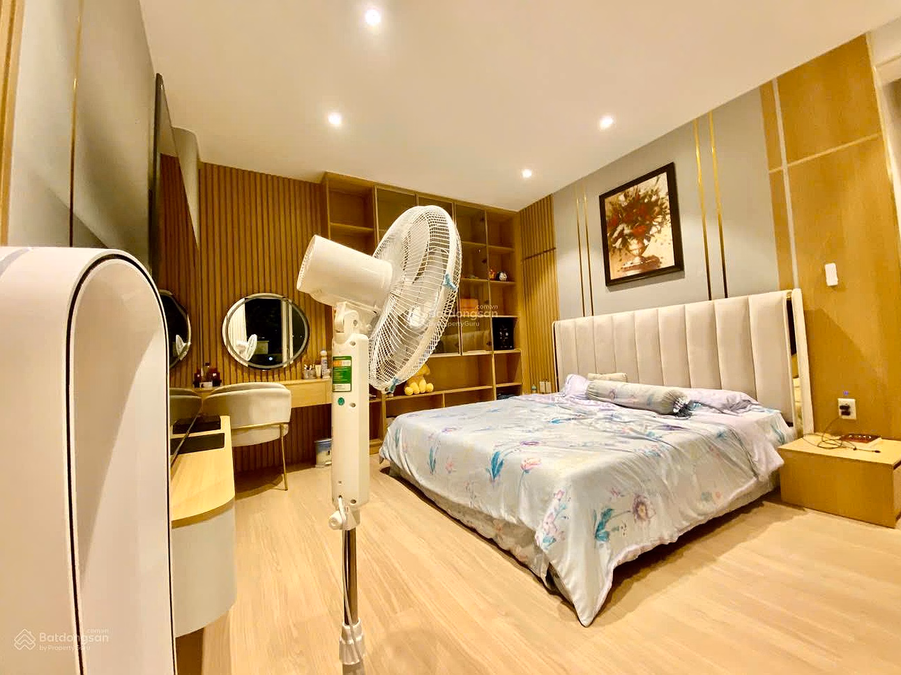 Urgent sale of luxury apartment Duplex Canh Vien 2, right on C Phu My Hung street, District 7