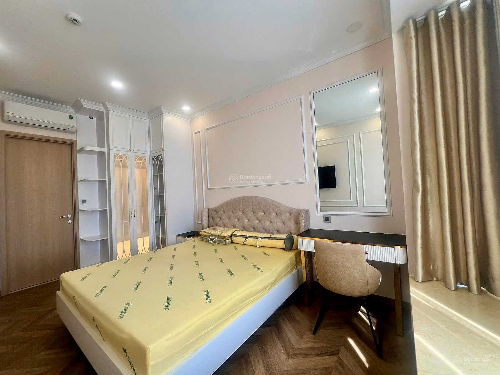 Urgent sale of 2 bedroom apartment in The Peak, Phu My Hung, very good price*** Van Dat