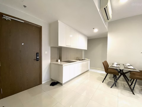 There is only 1 empty 2-bedroom apartment left with full furniture, only: 19.5 million/month. 0912 215 *** to see the house quickly