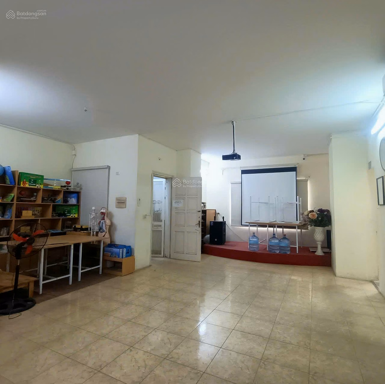 Selling a corner apartment with 3 open sides, low floor, 4 bedrooms, area 157m2, building A5, Dai Kim urban area, Hoang Mai. 8.4 billion