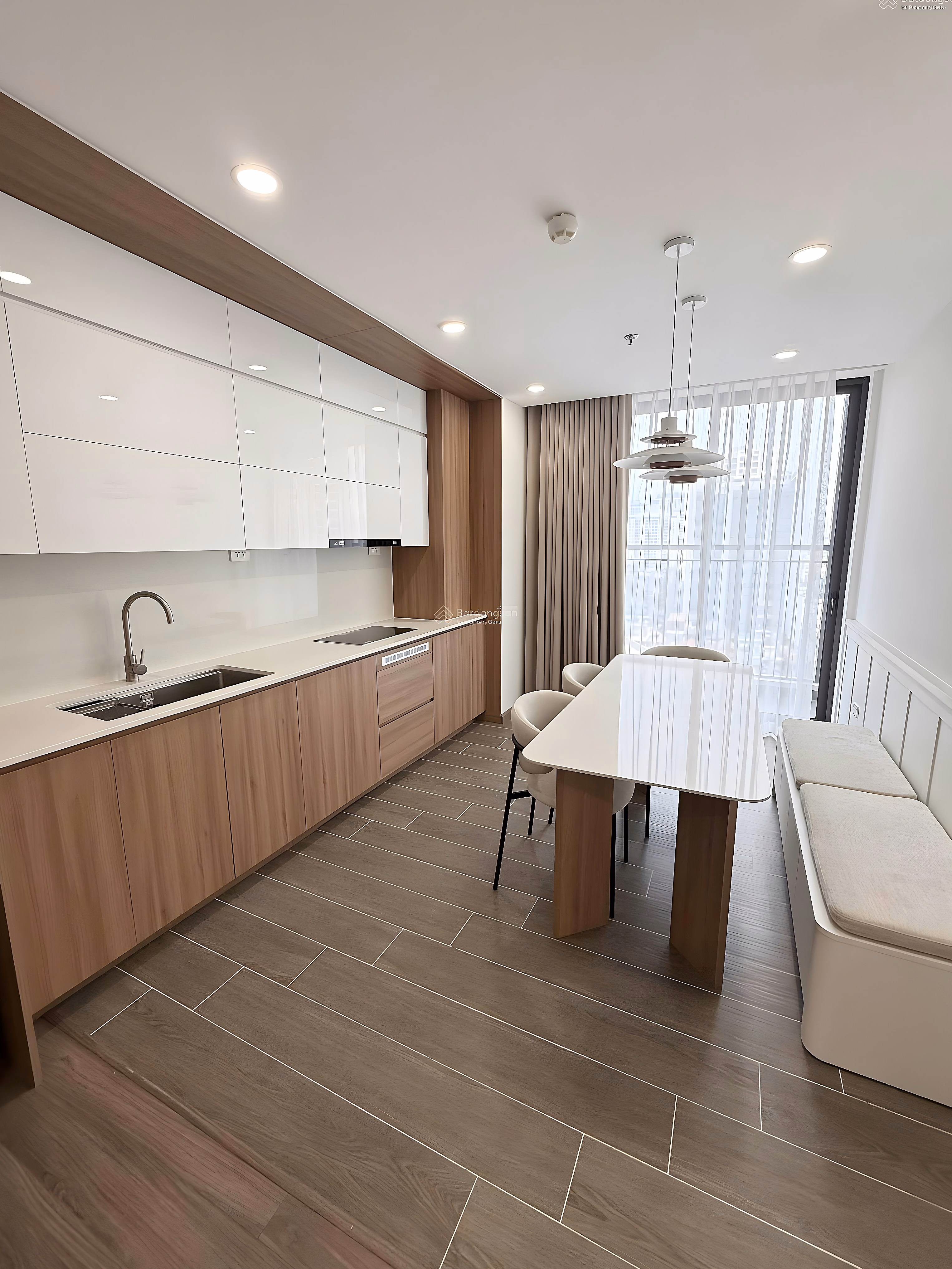 Specializing in renting Handico apartments with 2-3 bedrooms from basic to fully furnished, 100% new to suit your needs. 0977 858 ***