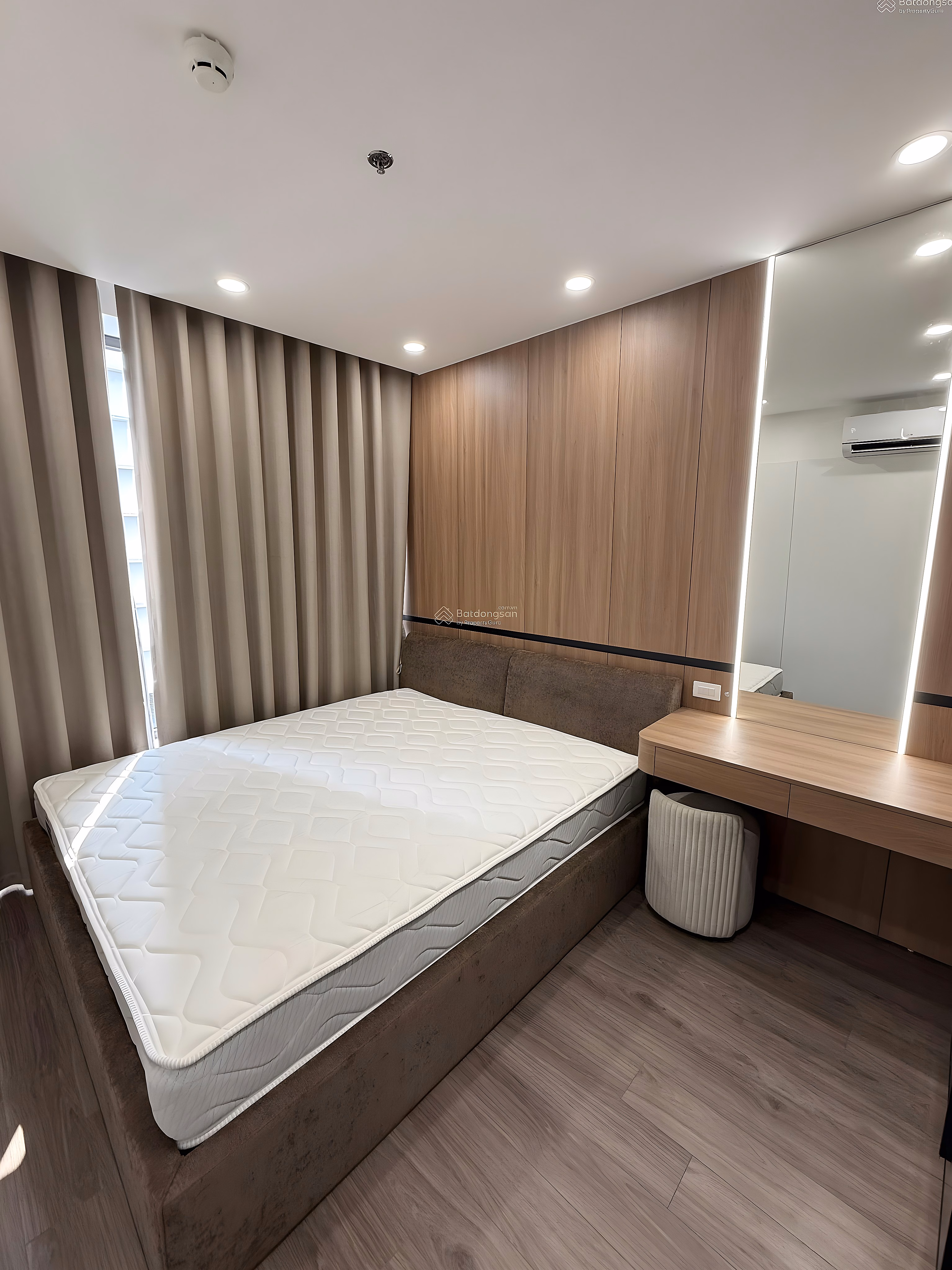 Specializing in renting Handico apartments with 2-3 bedrooms from basic to fully furnished, 100% new to suit your needs. 0977 858 ***