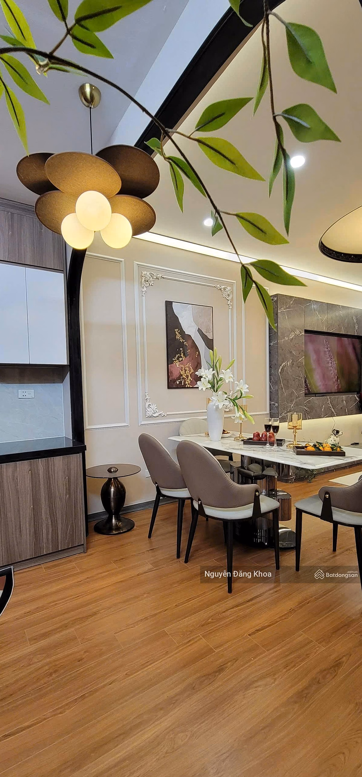 OWNER SELLING 2 bedroom apartment ct6a xa la full of beautiful and sparkling furniture priced at only 4.25 billion, extremely rare