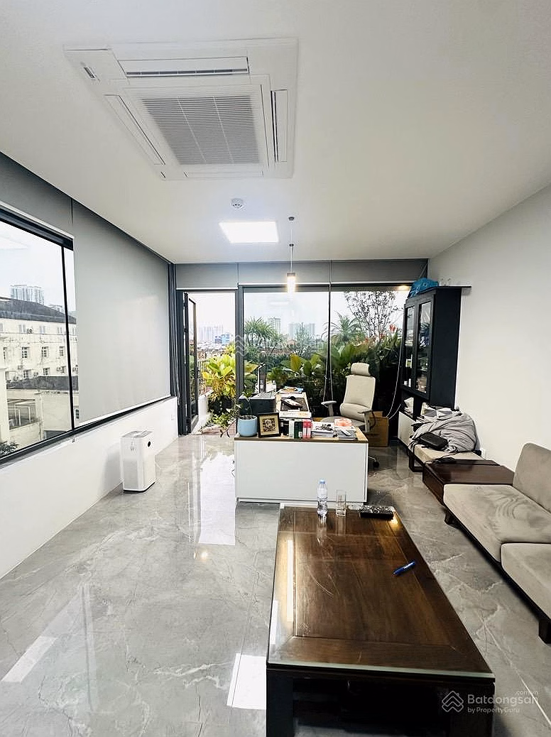 Selling 91m2 corner apartment, lake view, middle floor, full of quality furniture, Rainbow building, Southwest Linh Dam