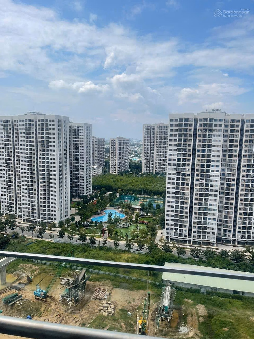 2 bedroom apartment in The Tropical Vinhomes Grand Park subdivision, Japanese garden view, price 3.3 billion