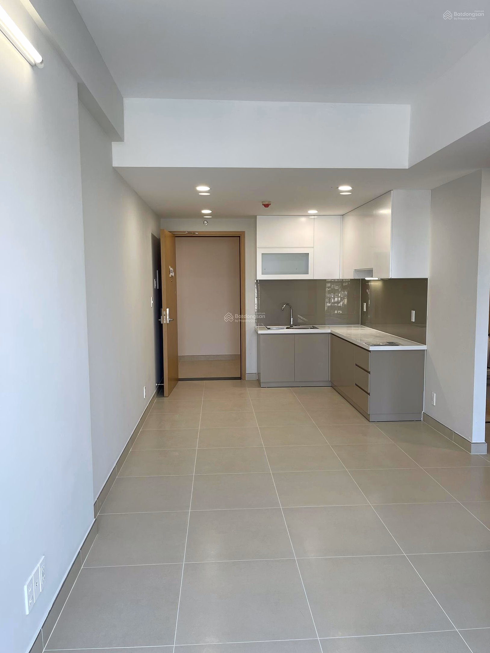 Cheap 2 bedroom apartment for rent 11 million