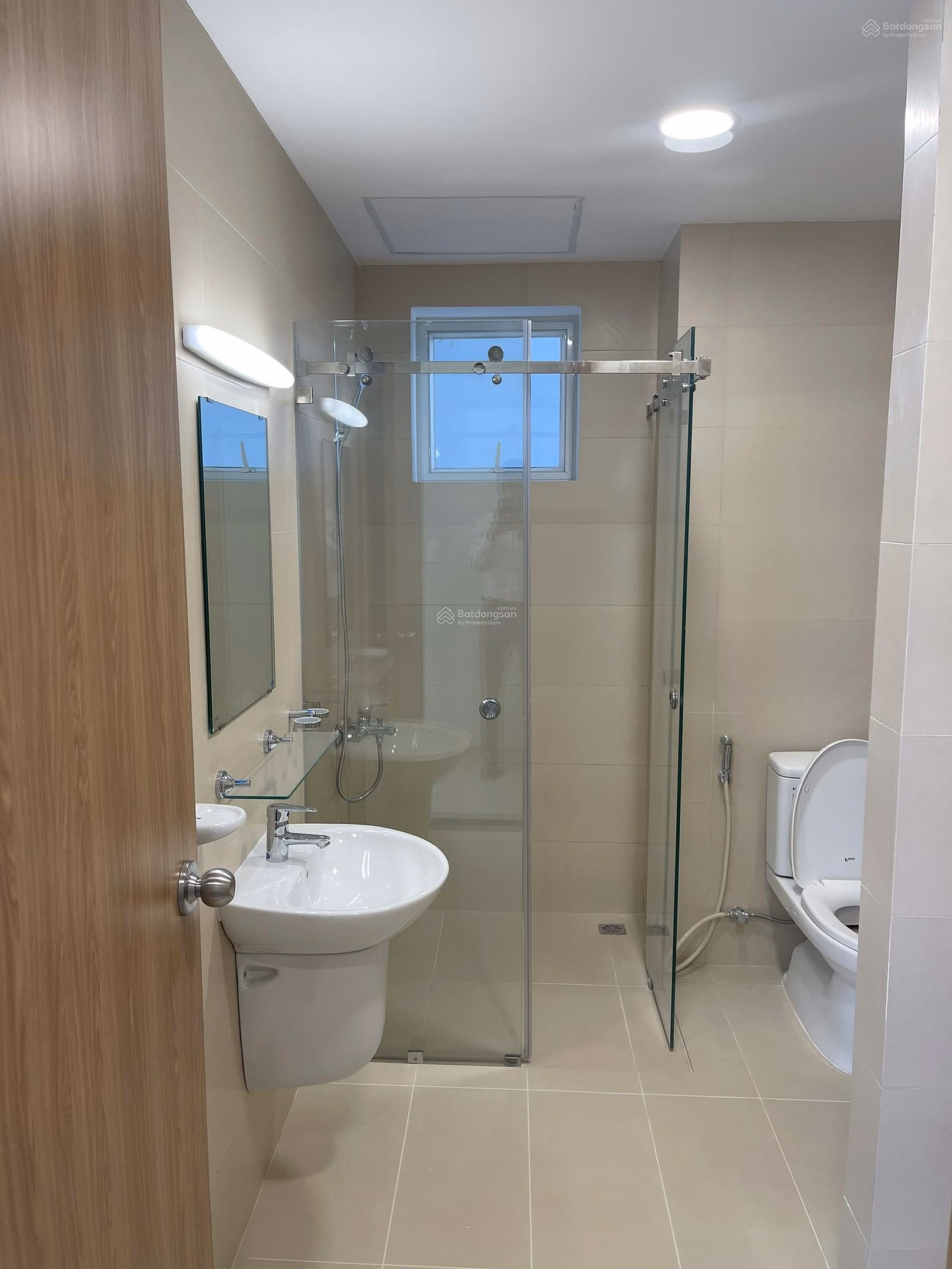 Cheap 2 bedroom apartment for rent 11 million