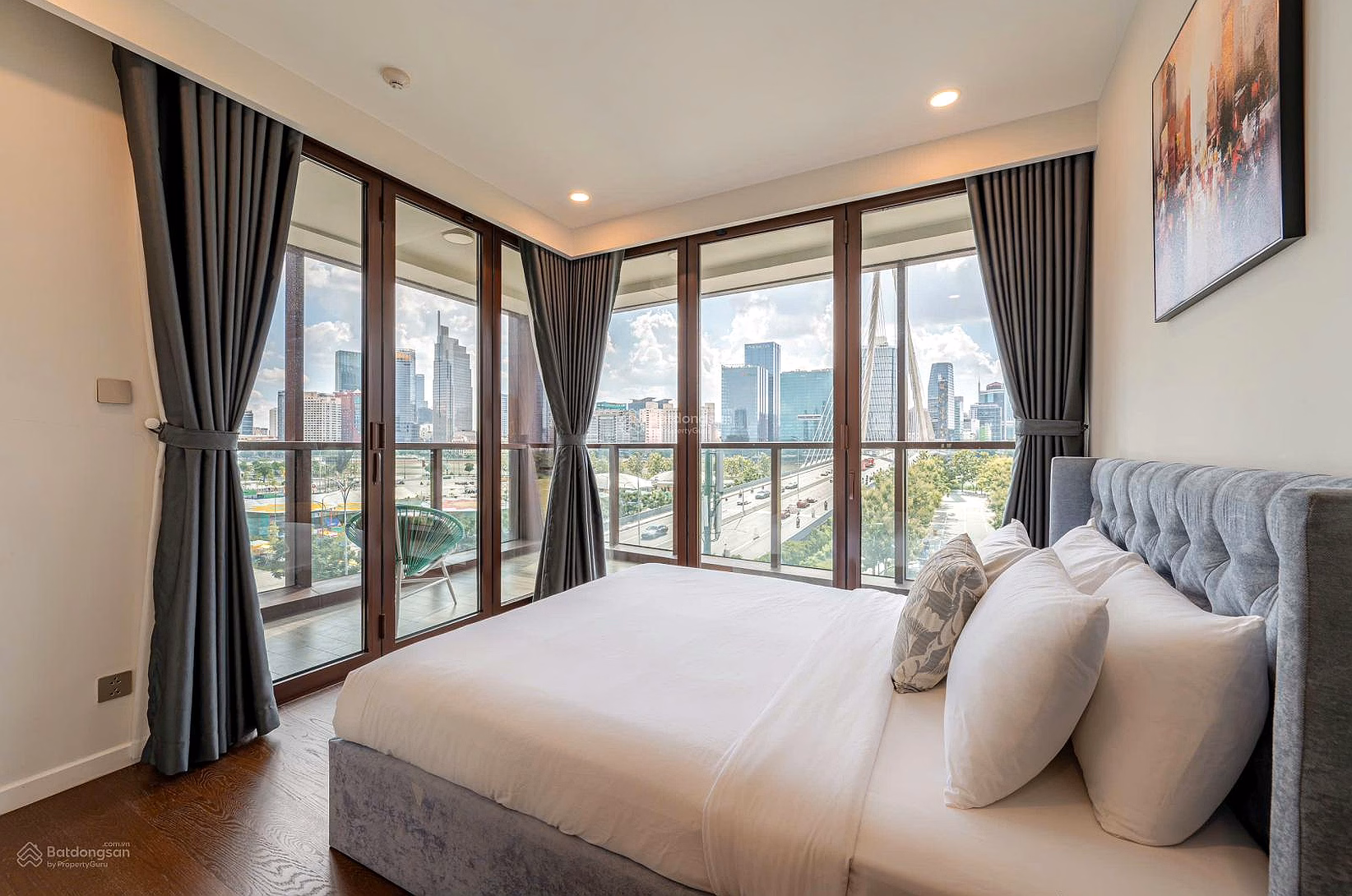 I have a shopping cart for rent Galleria-Metropole at a good price (1 bedroom-25 million)(2 bedrooms-46 million)(3 bedrooms-50 million)(Loft-65 million)