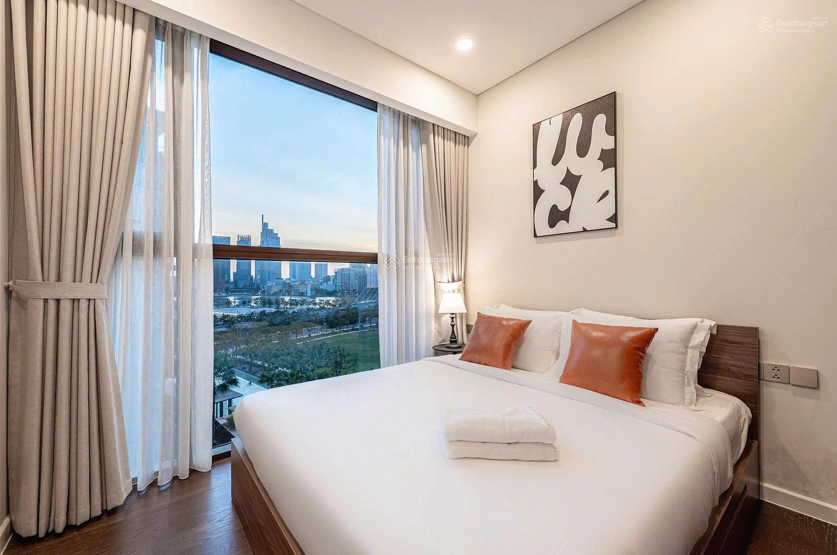 I have a shopping cart for rent Galleria-Metropole at a good price (1 bedroom-25 million)(2 bedrooms-46 million)(3 bedrooms-50 million)(Loft-65 million)