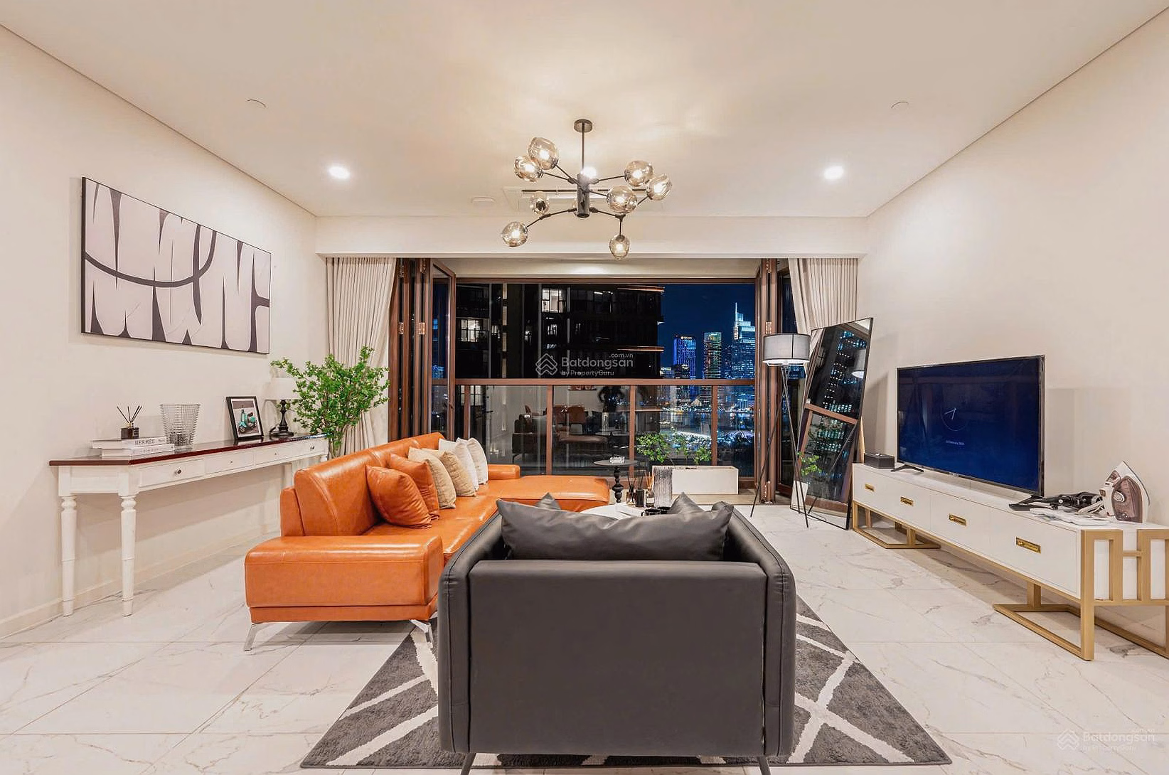 I have a shopping cart for rent Galleria-Metropole at a good price (1 bedroom-25 million)(2 bedrooms-46 million)(3 bedrooms-50 million)(Loft-65 million)