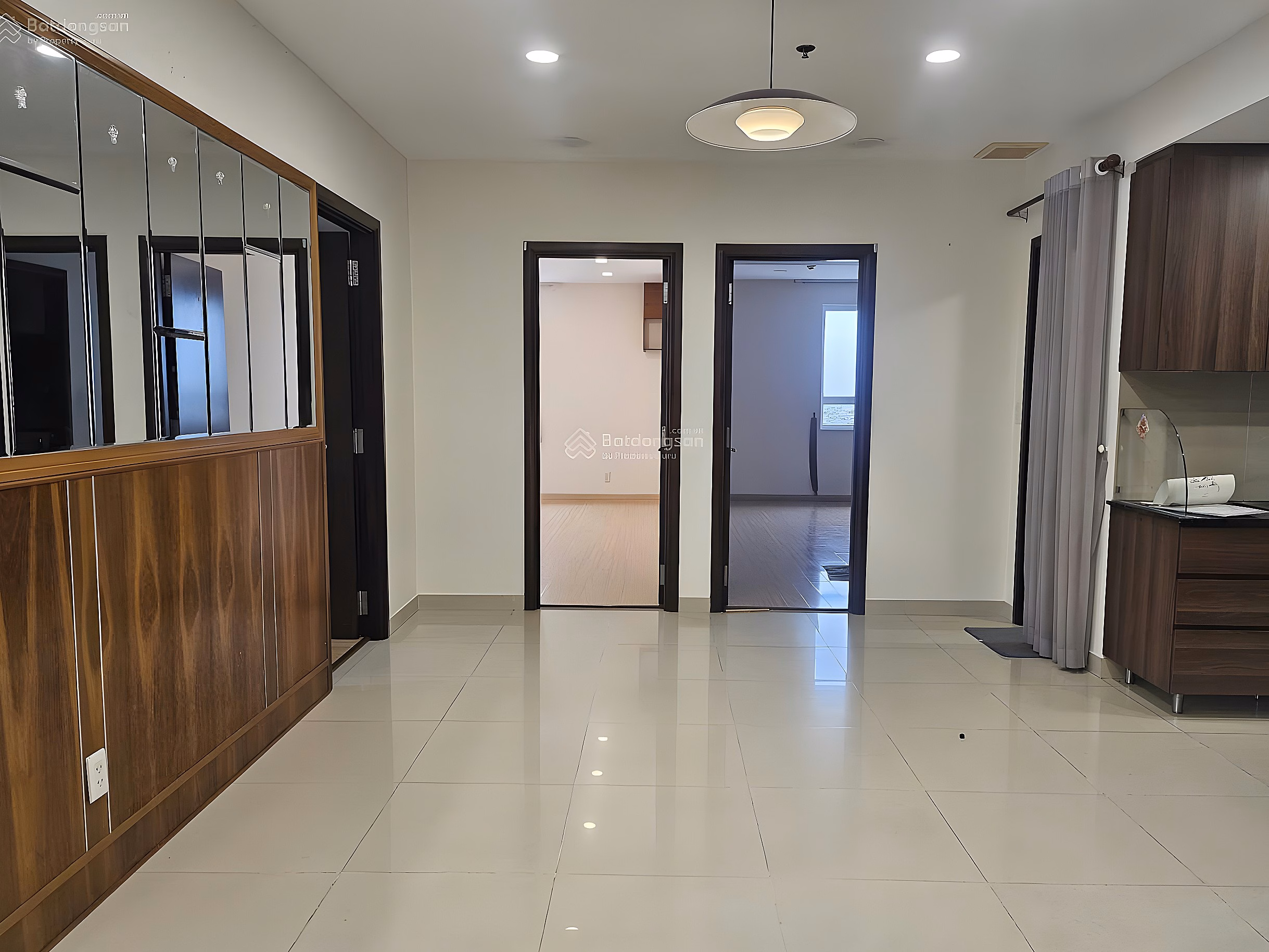 The owner sells An Phu apartment, new block A, 127m2, 3 bedrooms, 2 bathrooms, windows, price 5.9 billion Tuan 0901 499 ***