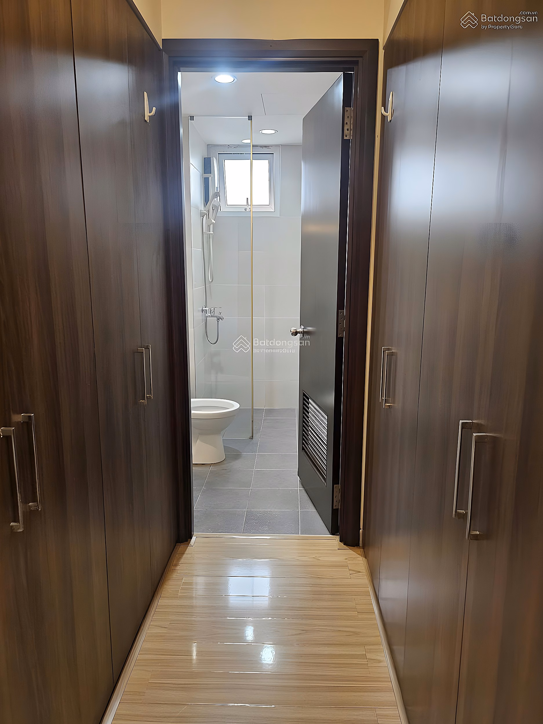 The owner sells An Phu apartment, new block A, 127m2, 3 bedrooms, 2 bathrooms, windows, price 5.9 billion Tuan 0901 499 ***