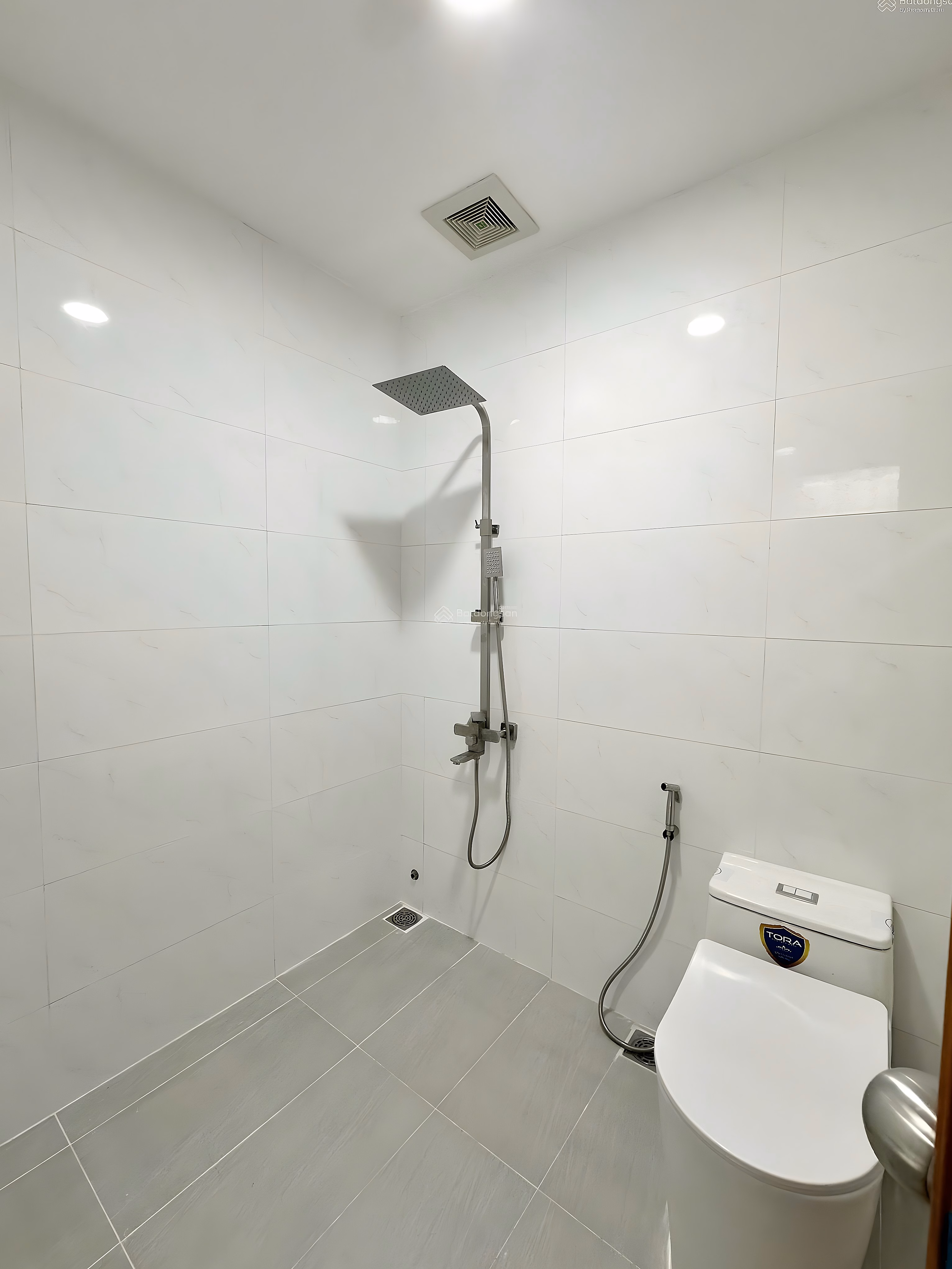 The owner sells An Phu apartment, new block A, 127m2, 3 bedrooms, 2 bathrooms, windows, price 5.9 billion Tuan 0901 499 ***