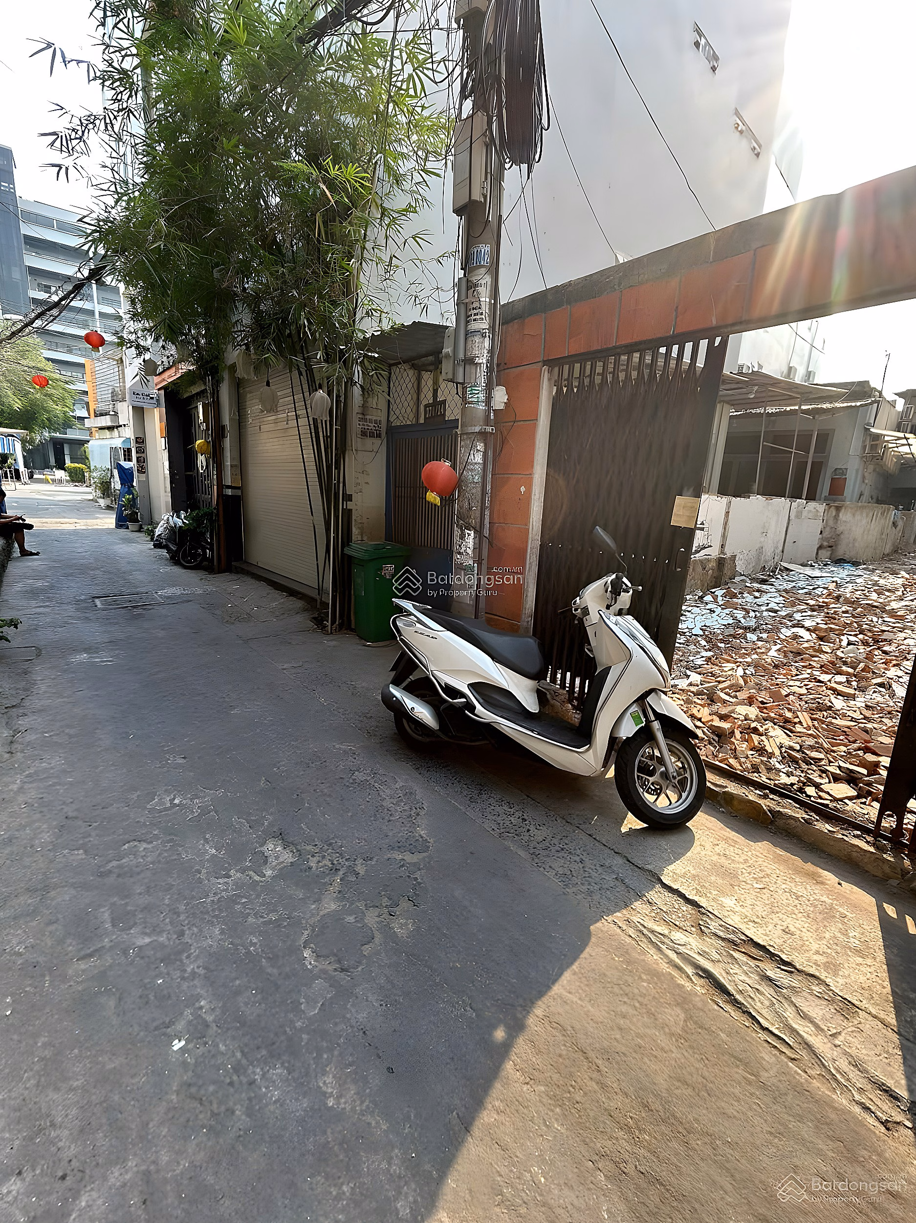 Land for sale on Nguyen Van Dau, next to Van Lang University