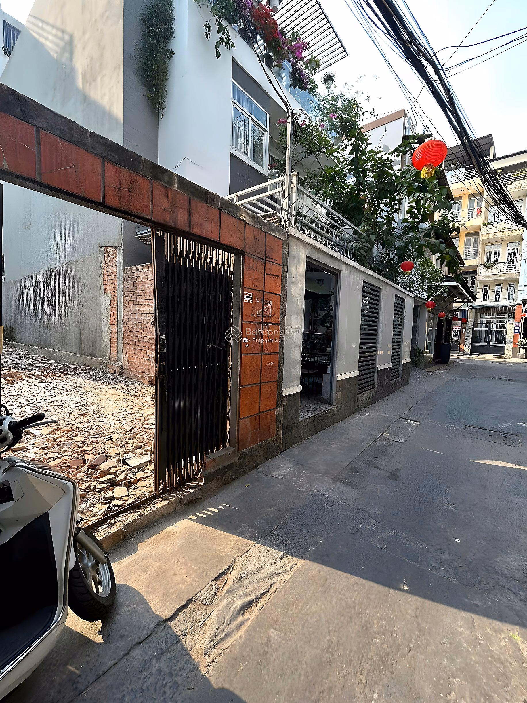 Land for sale on Nguyen Van Dau, next to Van Lang University