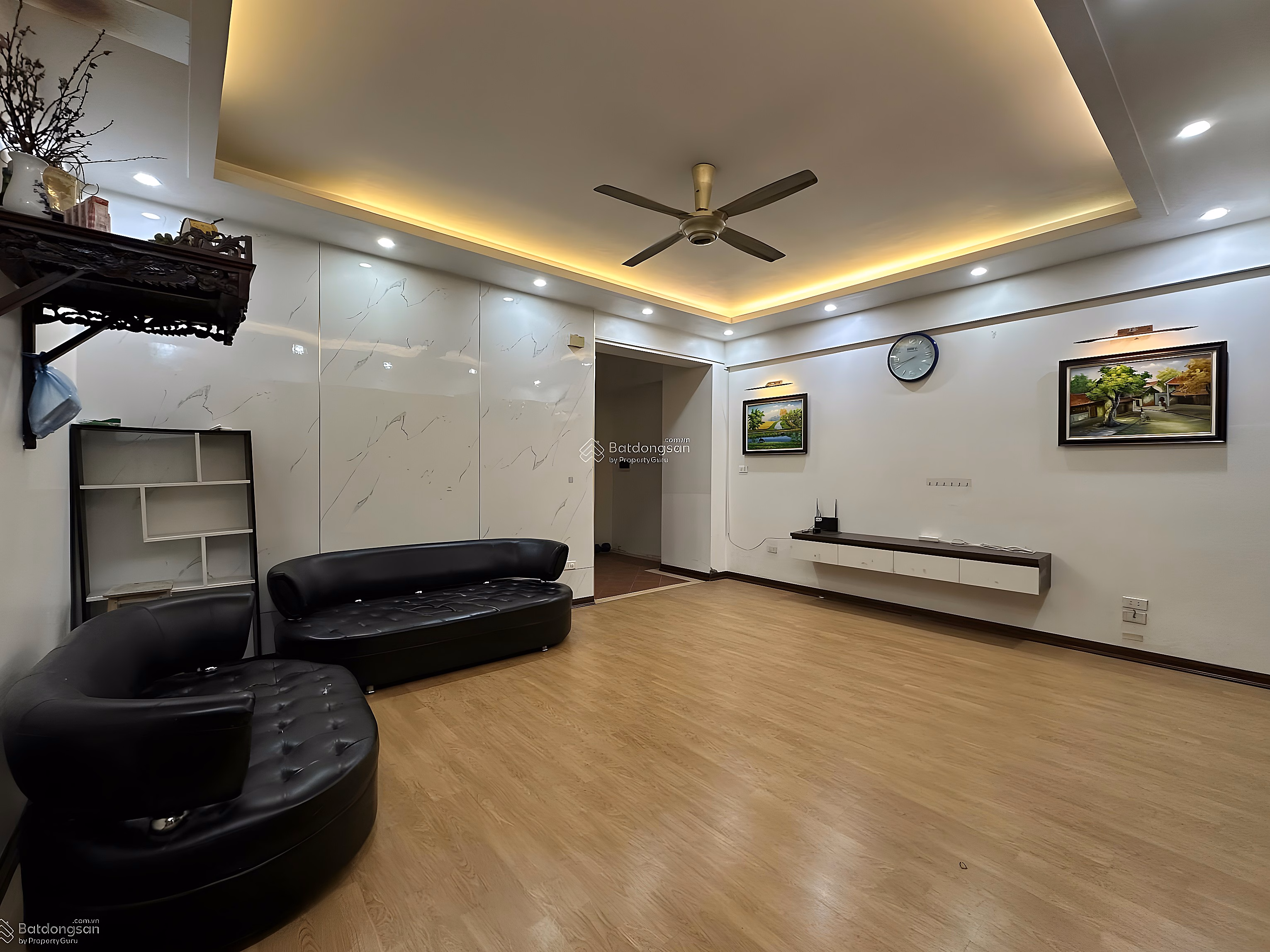 The owner reduces 800 million for a 2-bedroom house in a beautiful residential area near the National Economics University and Mo Market, 5.9 billion with TL