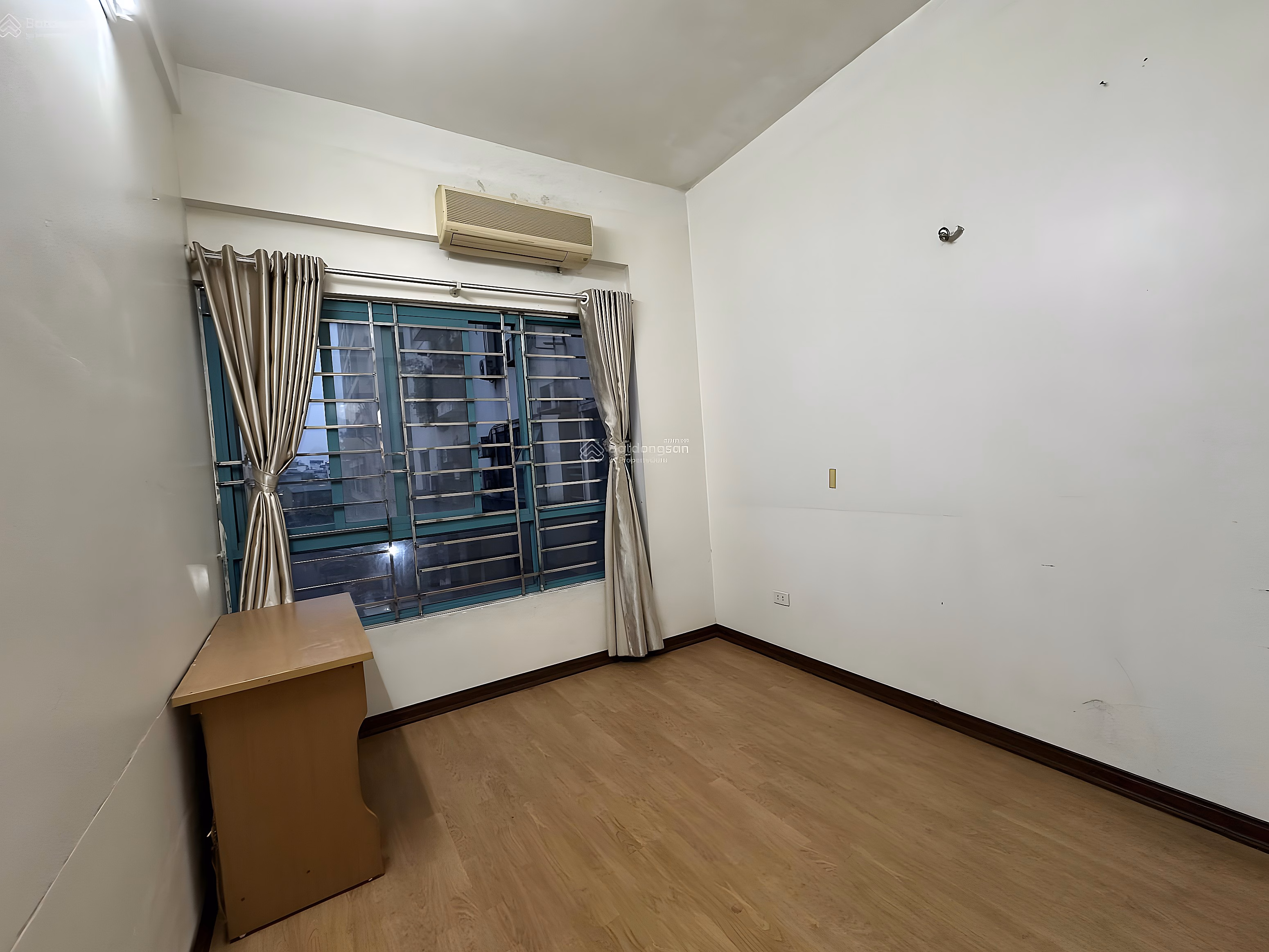 The owner reduces 800 million for a 2-bedroom house in a beautiful residential area near the National Economics University and Mo Market, 5.9 billion with TL