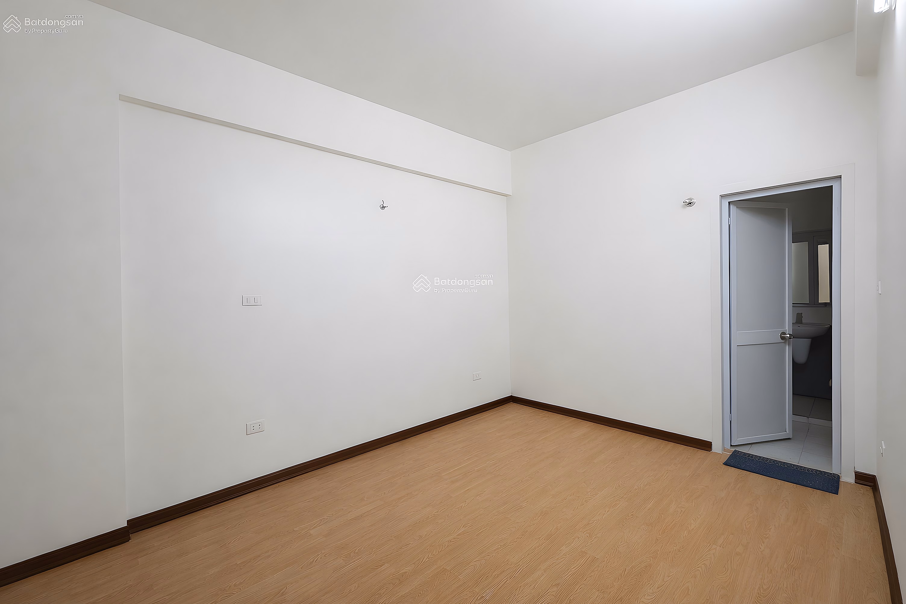 The owner reduces 800 million for a 2-bedroom house in a beautiful residential area near the National Economics University and Mo Market, 5.9 billion with TL