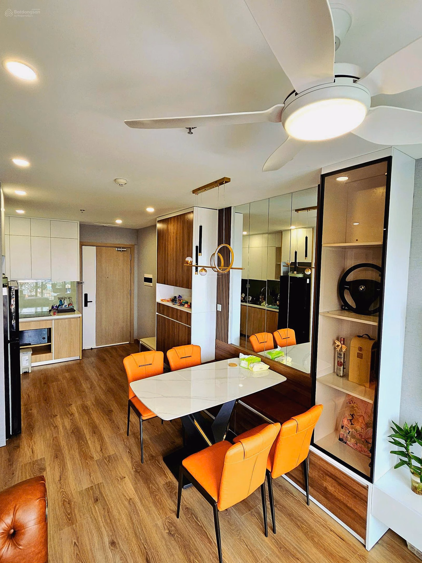 Apartment for sale at good price: Studio 2.2 billion, 1 bedroom + 3.2 billion, 2 bedroom 4 billion, 3 bedroom - 5.5 billion Vinhomes Smart City urban area