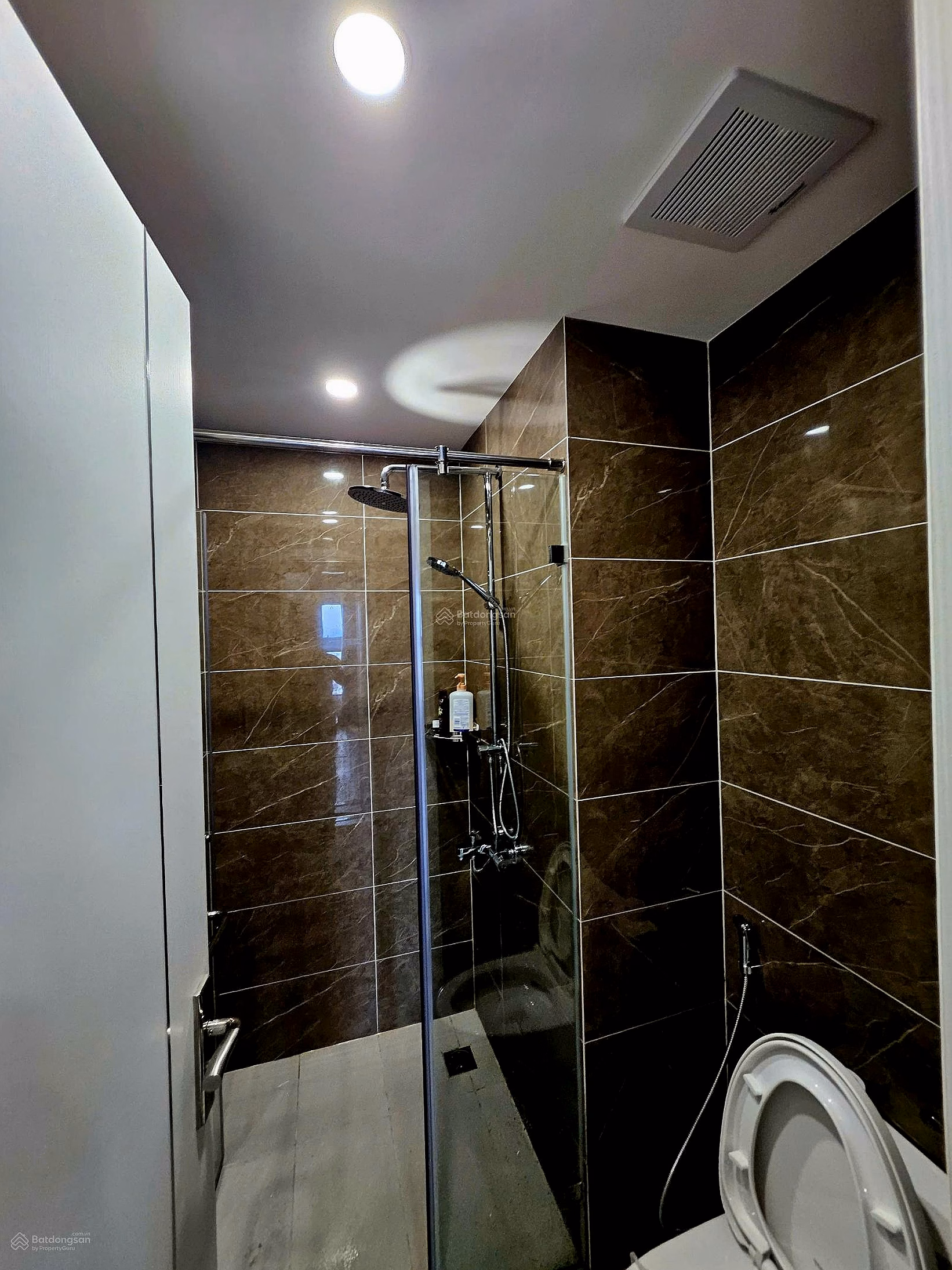 Apartment for sale at good price: Studio 2.2 billion, 1 bedroom + 3.2 billion, 2 bedroom 4 billion, 3 bedroom - 5.5 billion Vinhomes Smart City urban area